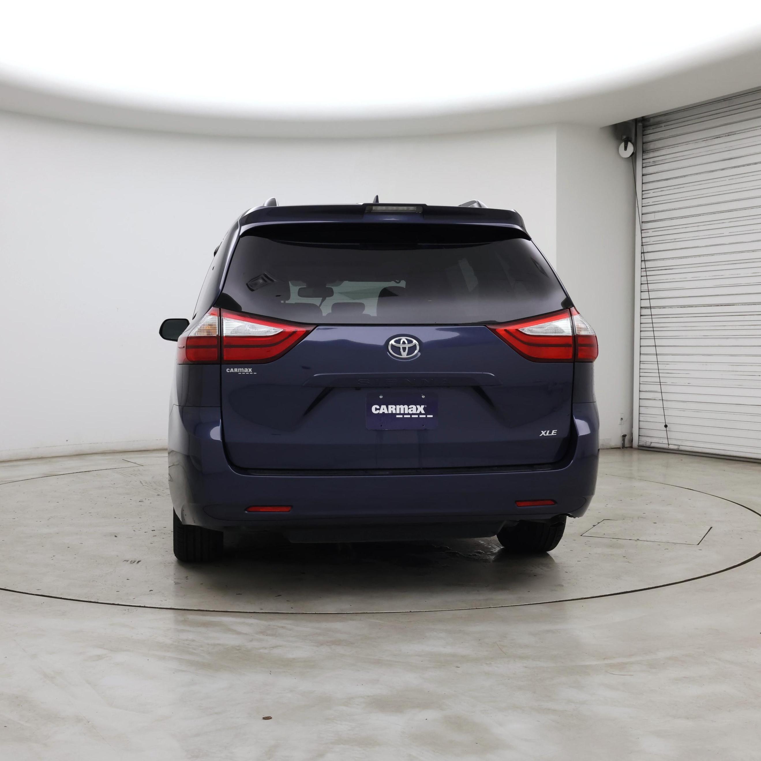 Thumbnail: 2019 Toyota Sienna - 6