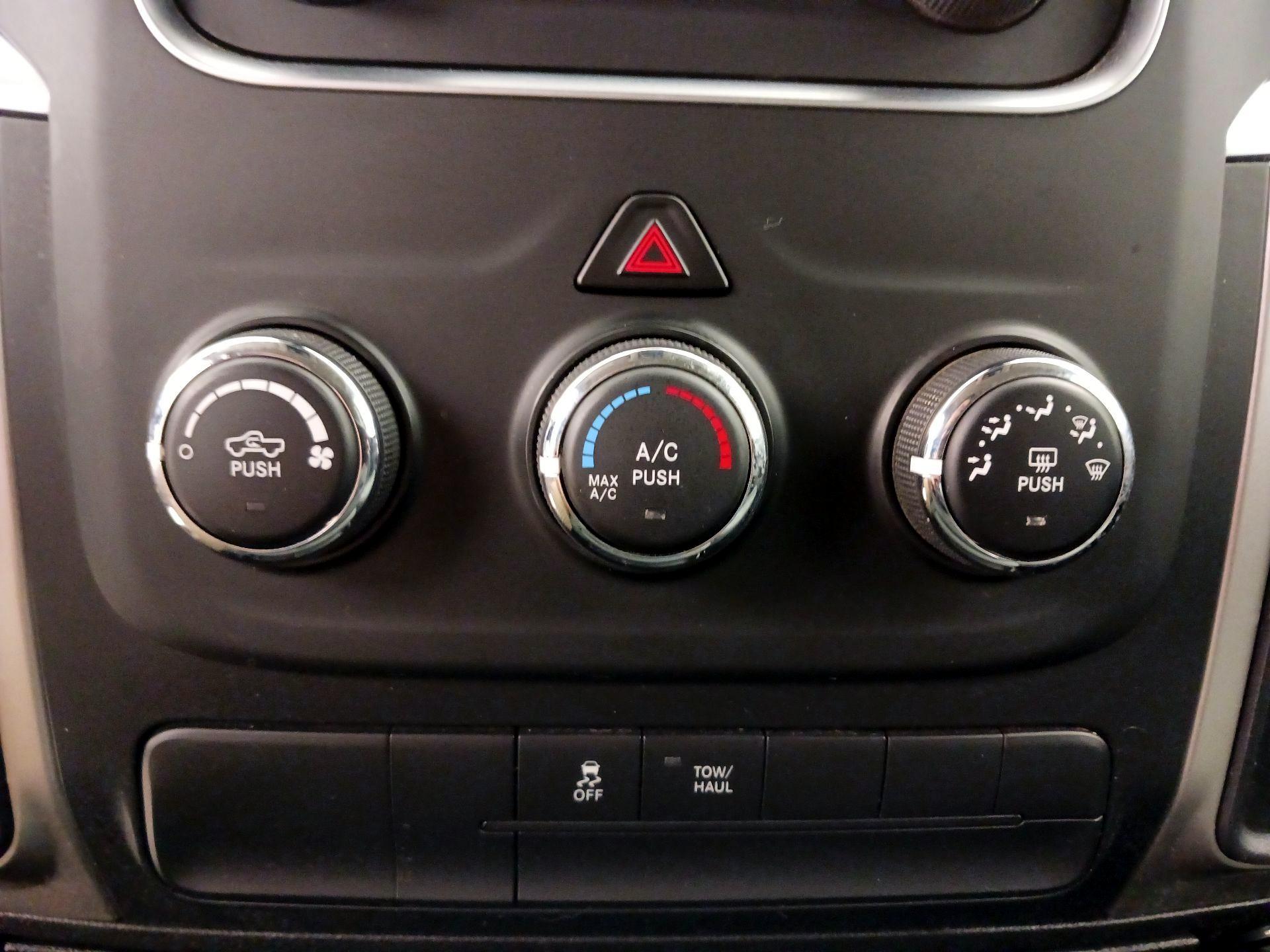 Thumbnail: 2020 RAM 1500 Classic - 16