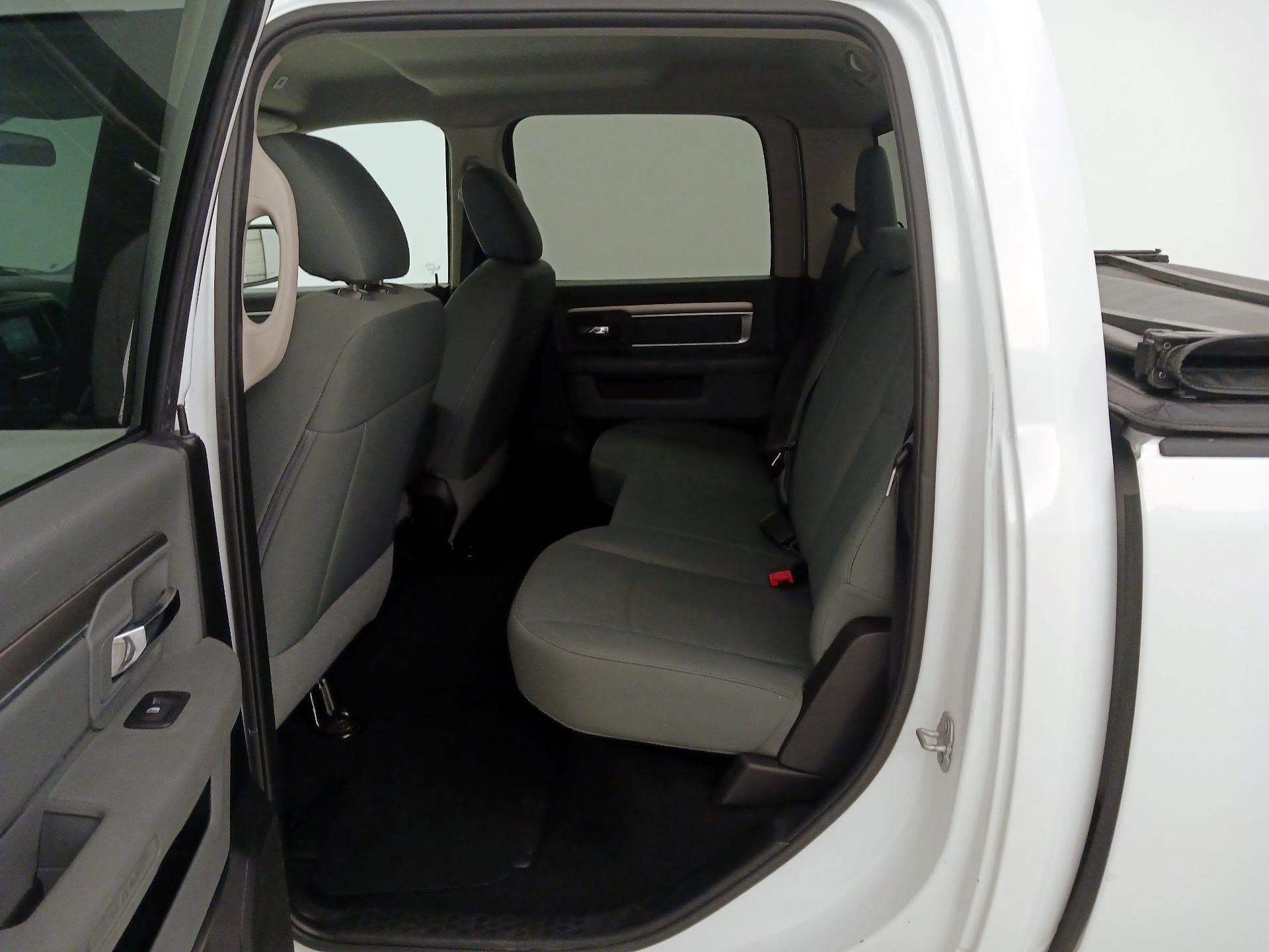 Thumbnail: 2020 RAM 1500 Classic - 19