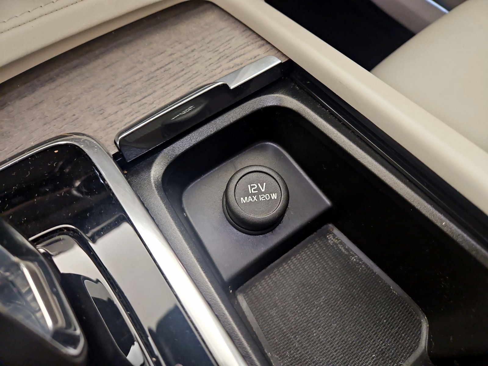 2024 Volvo XC90 Plus - Photo 19