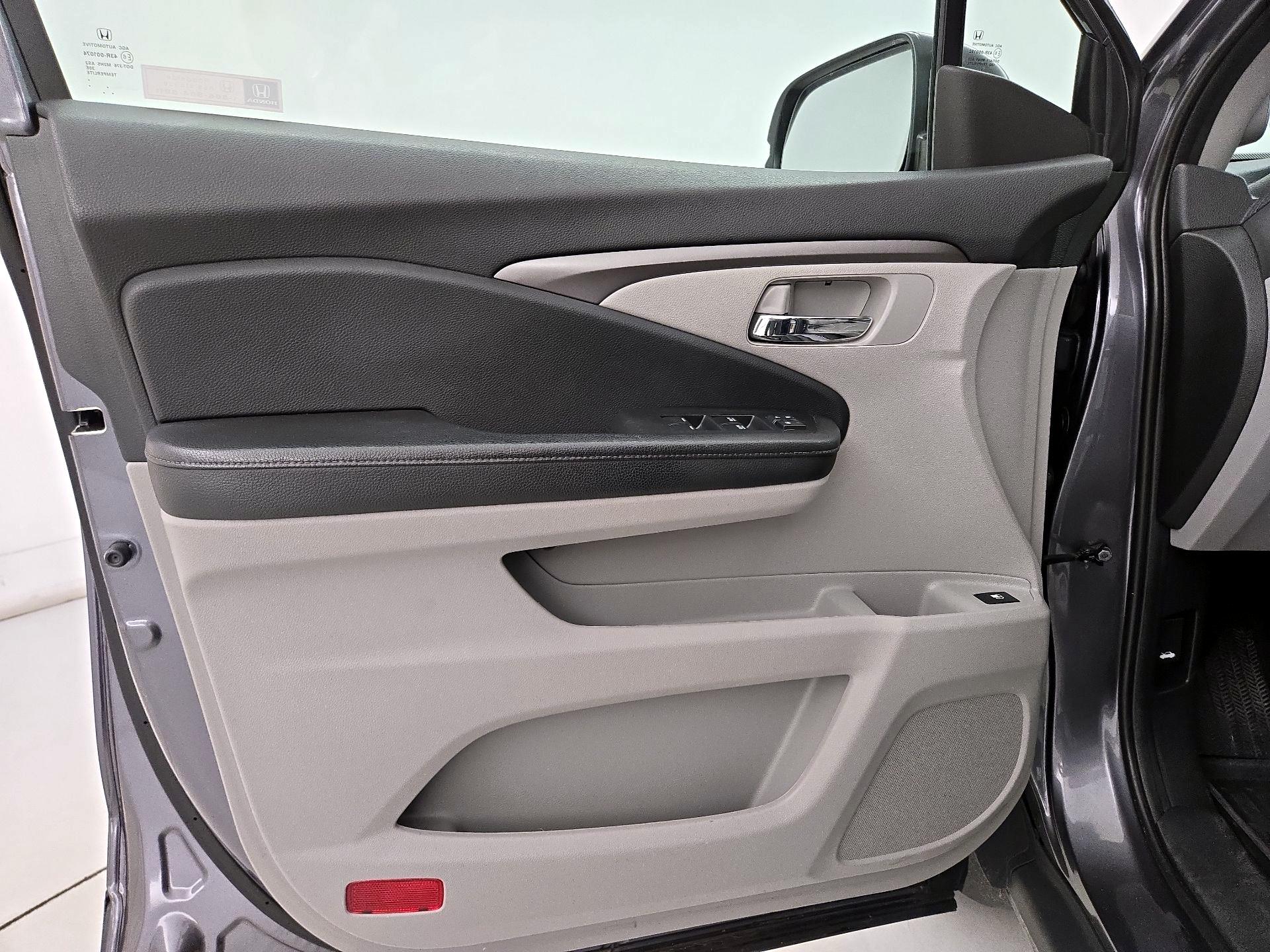 Thumbnail: 2019 Honda Ridgeline - 12