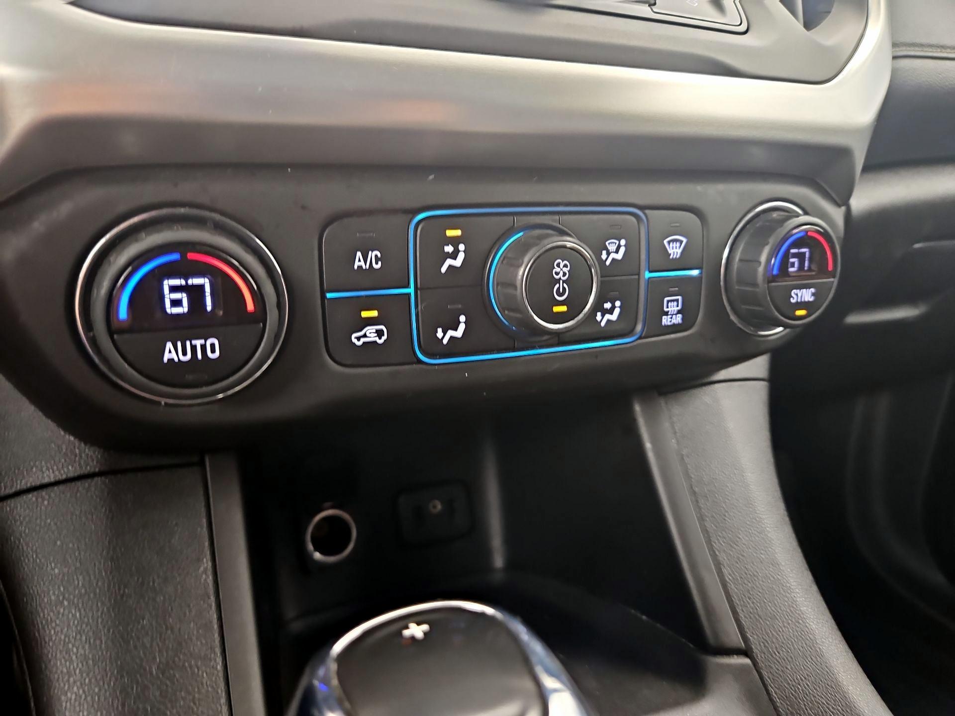 Thumbnail: 2017 GMC Acadia - 16