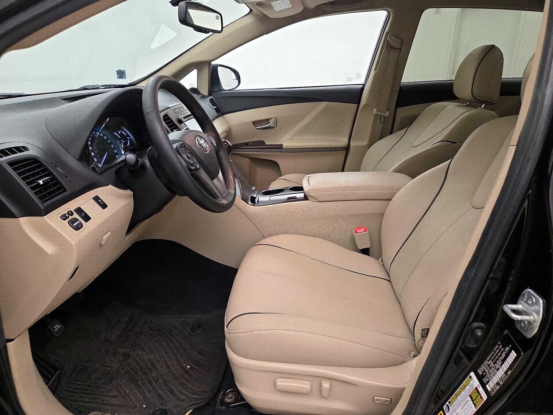 Thumbnail: 2015 Toyota Venza - 11