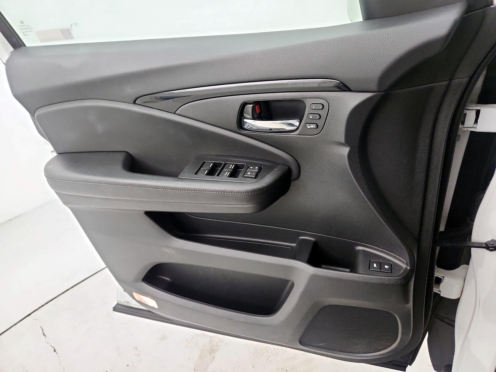 Thumbnail: 2019 Honda Passport - 12