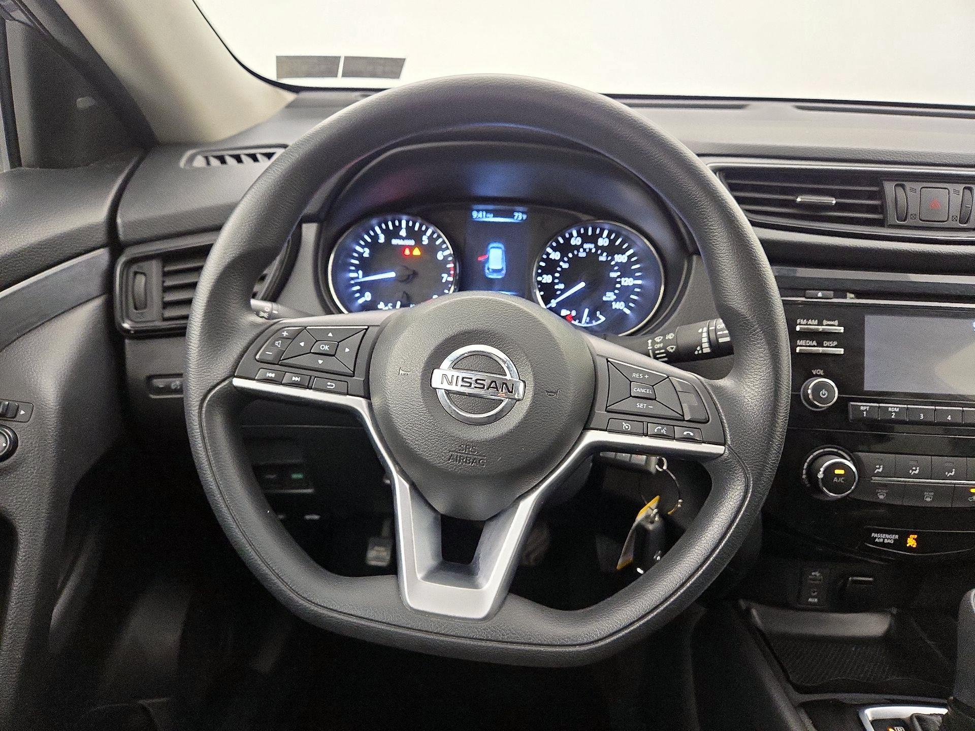 Thumbnail: 2017 Nissan Rogue - 10