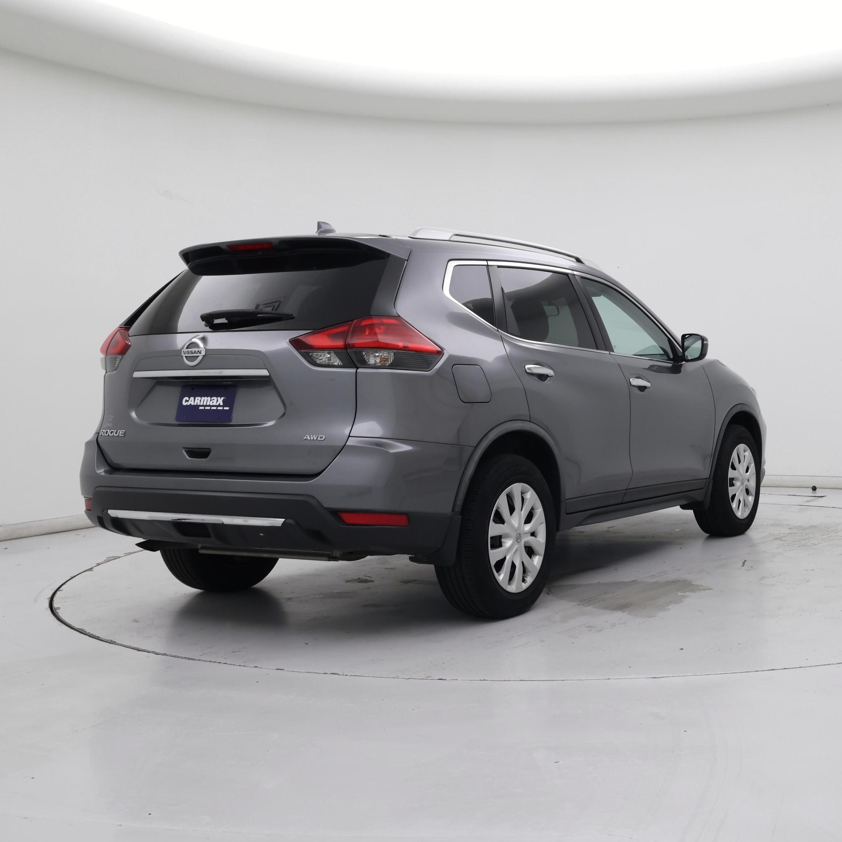 Thumbnail: 2017 Nissan Rogue - 8