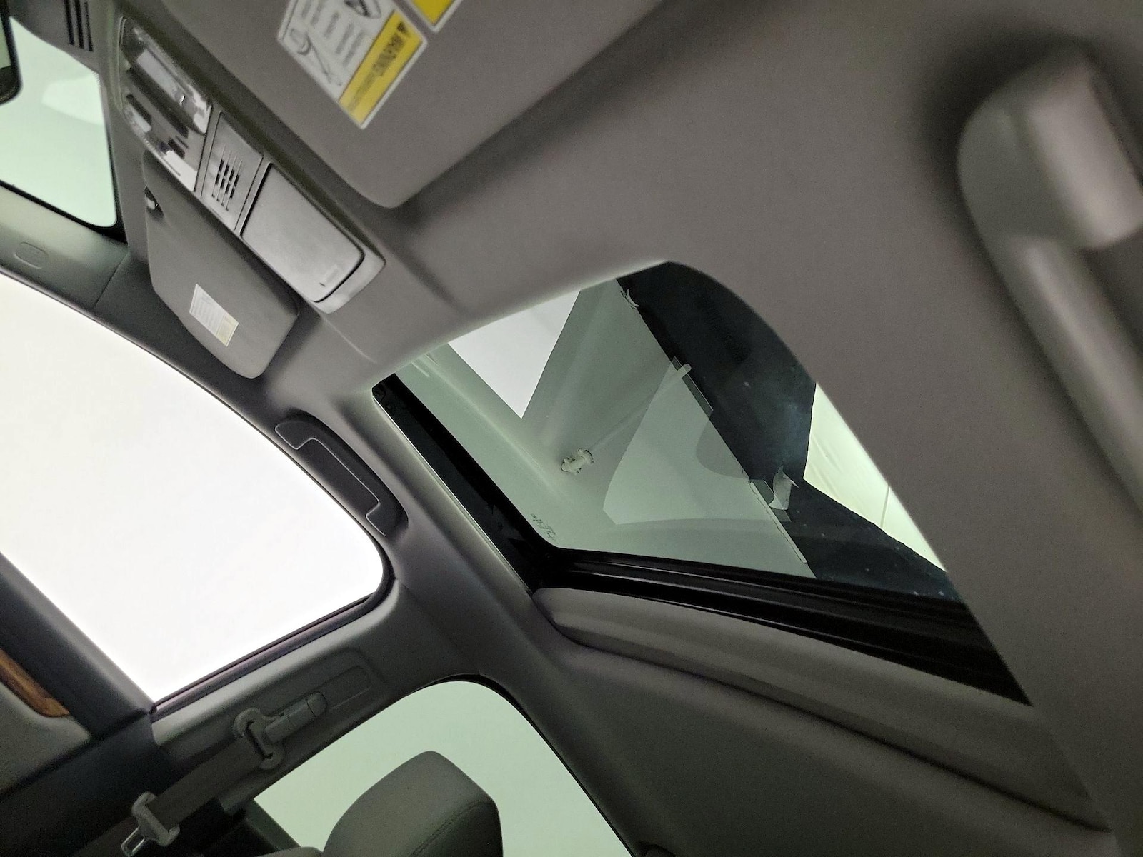 Sunroof(s) & Overhead Airbags