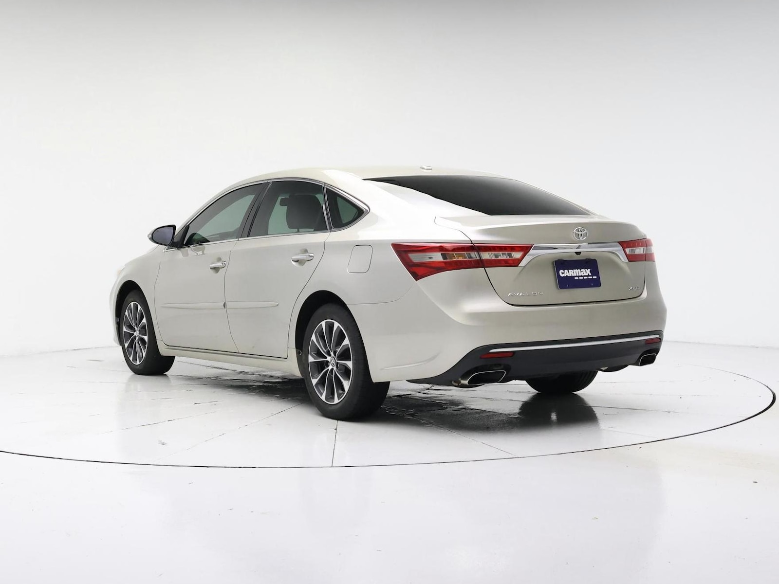 2016 Toyota Avalon XLE - Photo 2