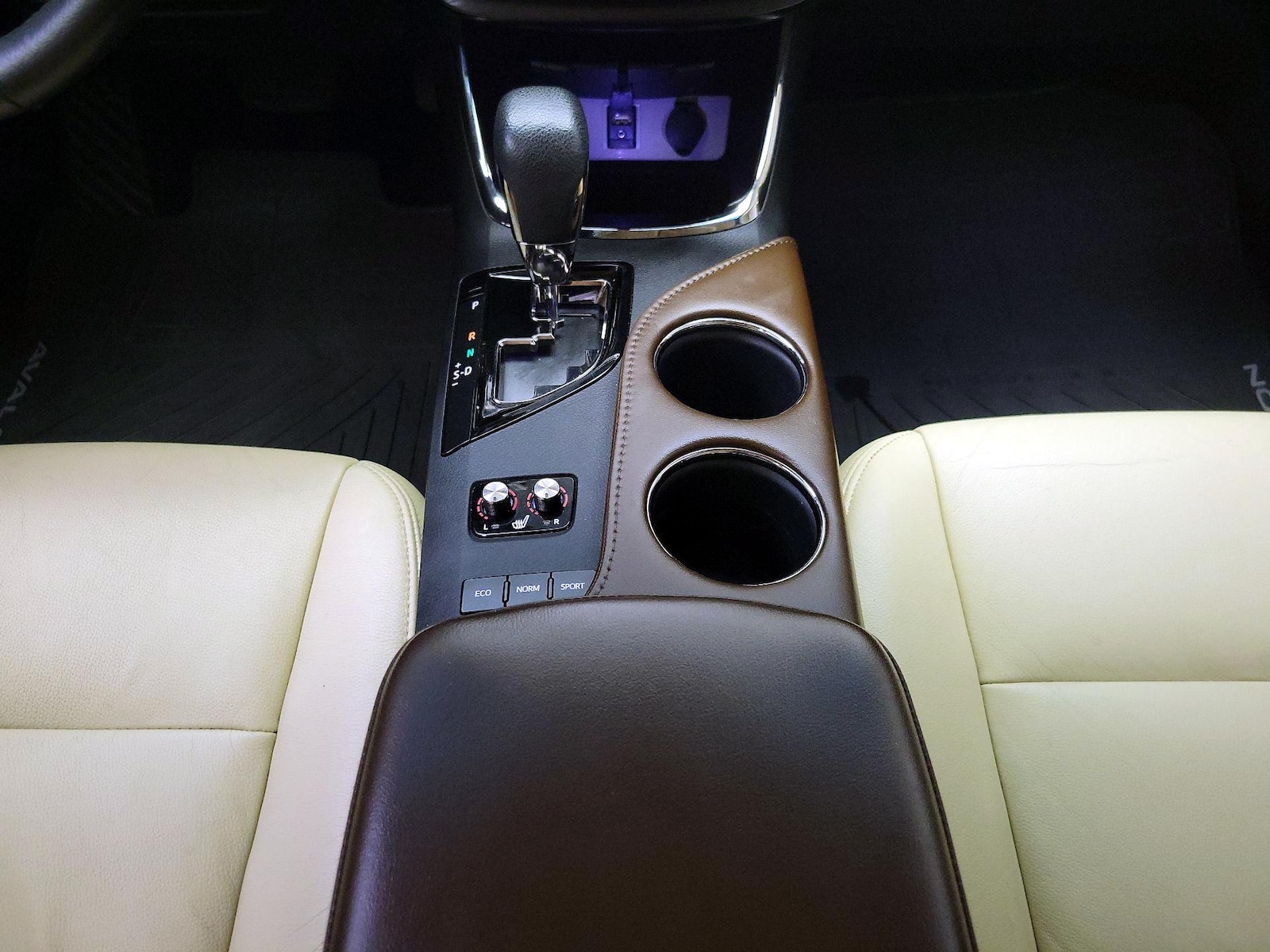 2016 Toyota Avalon XLE - Photo 18