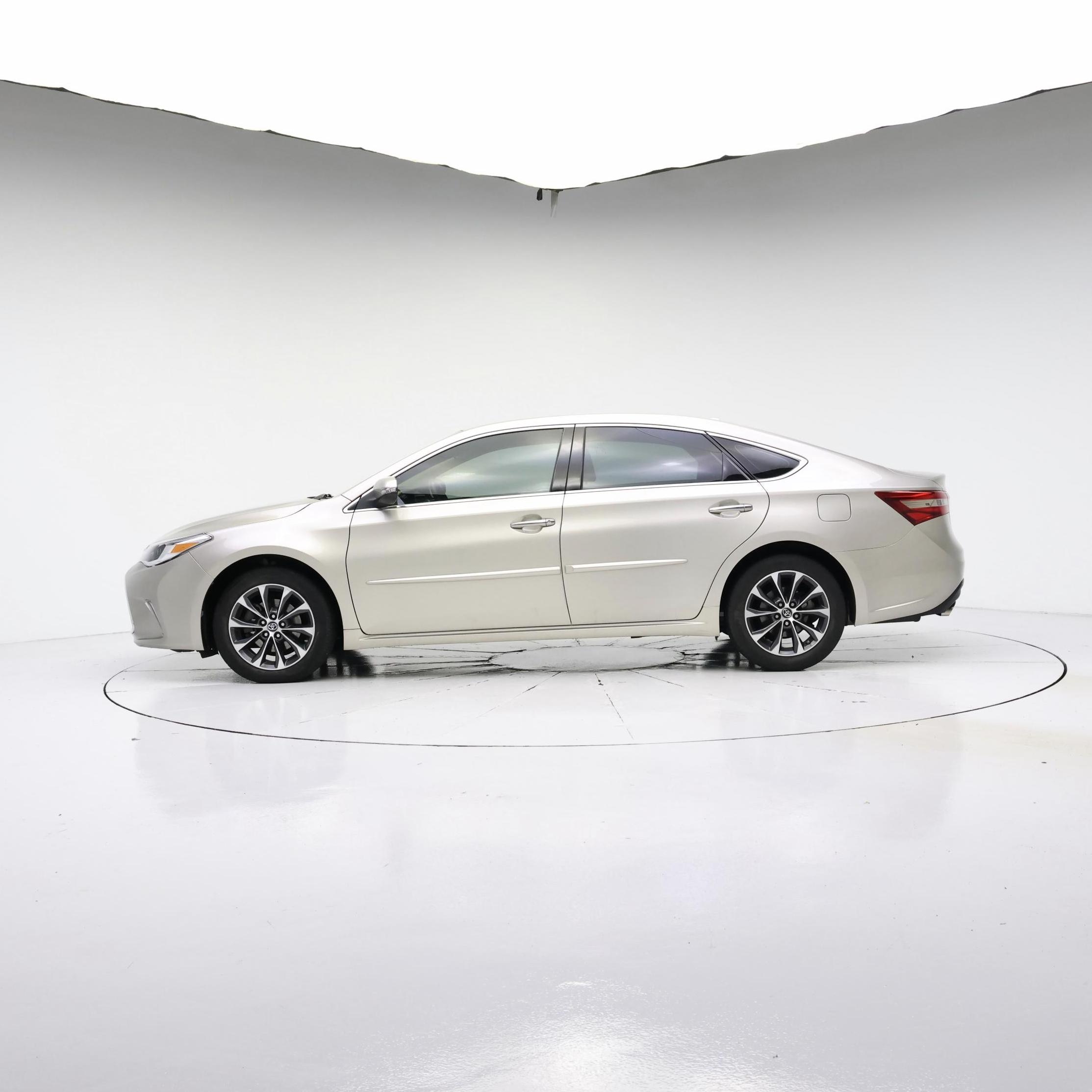 Thumbnail: 2016 Toyota Avalon - 7