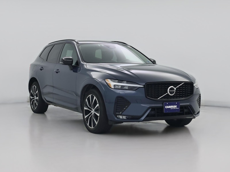 2023 Volvo XC60 B5 Plus Dark Theme