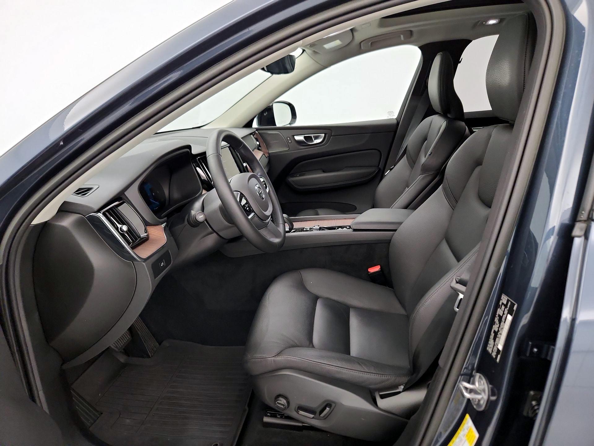 Thumbnail: 2023 Volvo XC60 - 11