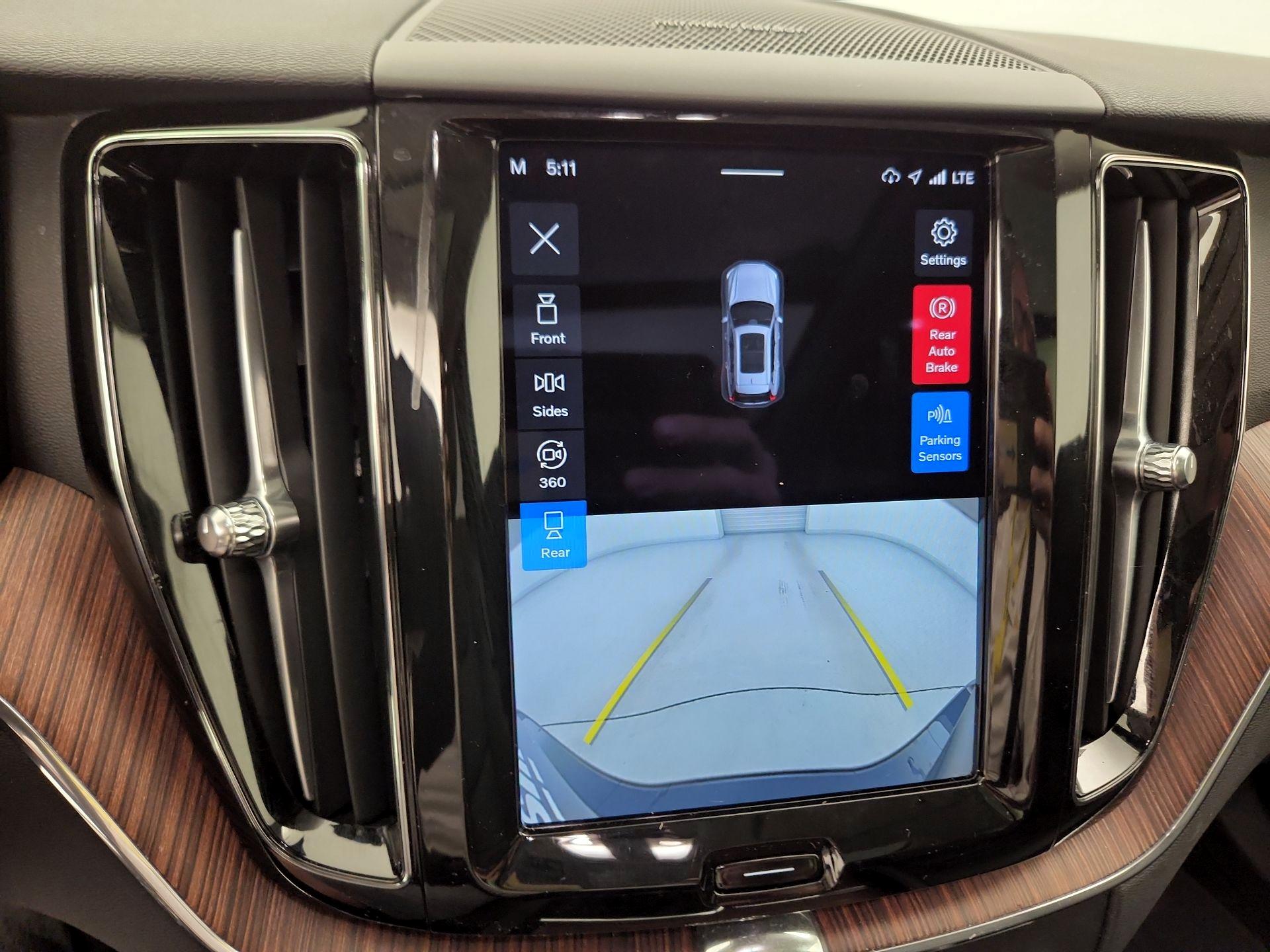 Thumbnail: 2023 Volvo XC60 - 15