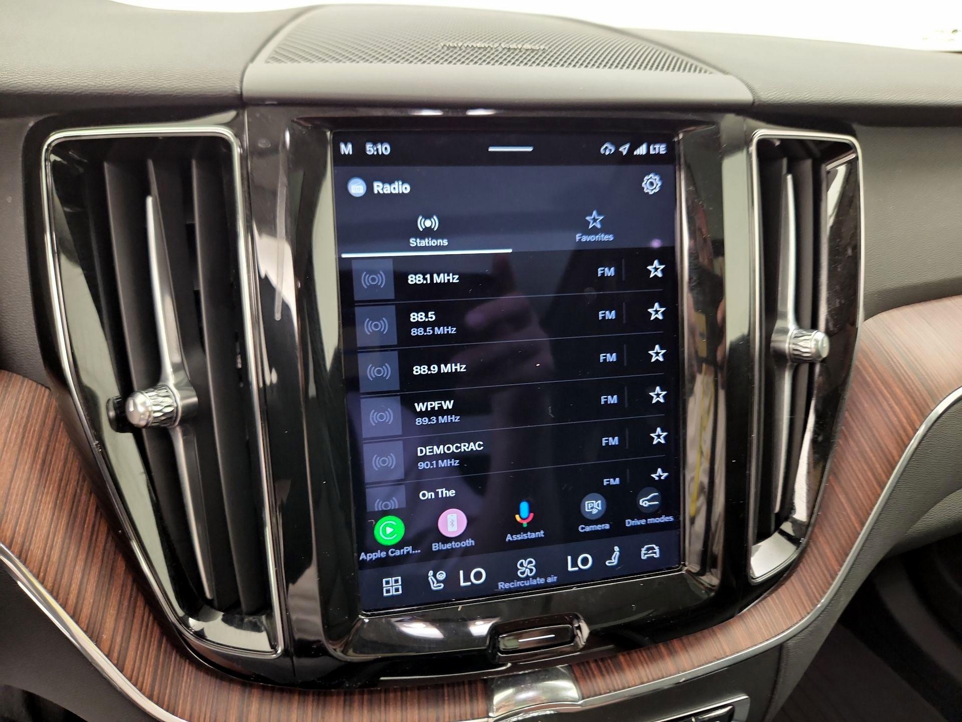 Thumbnail: 2023 Volvo XC60 - 16