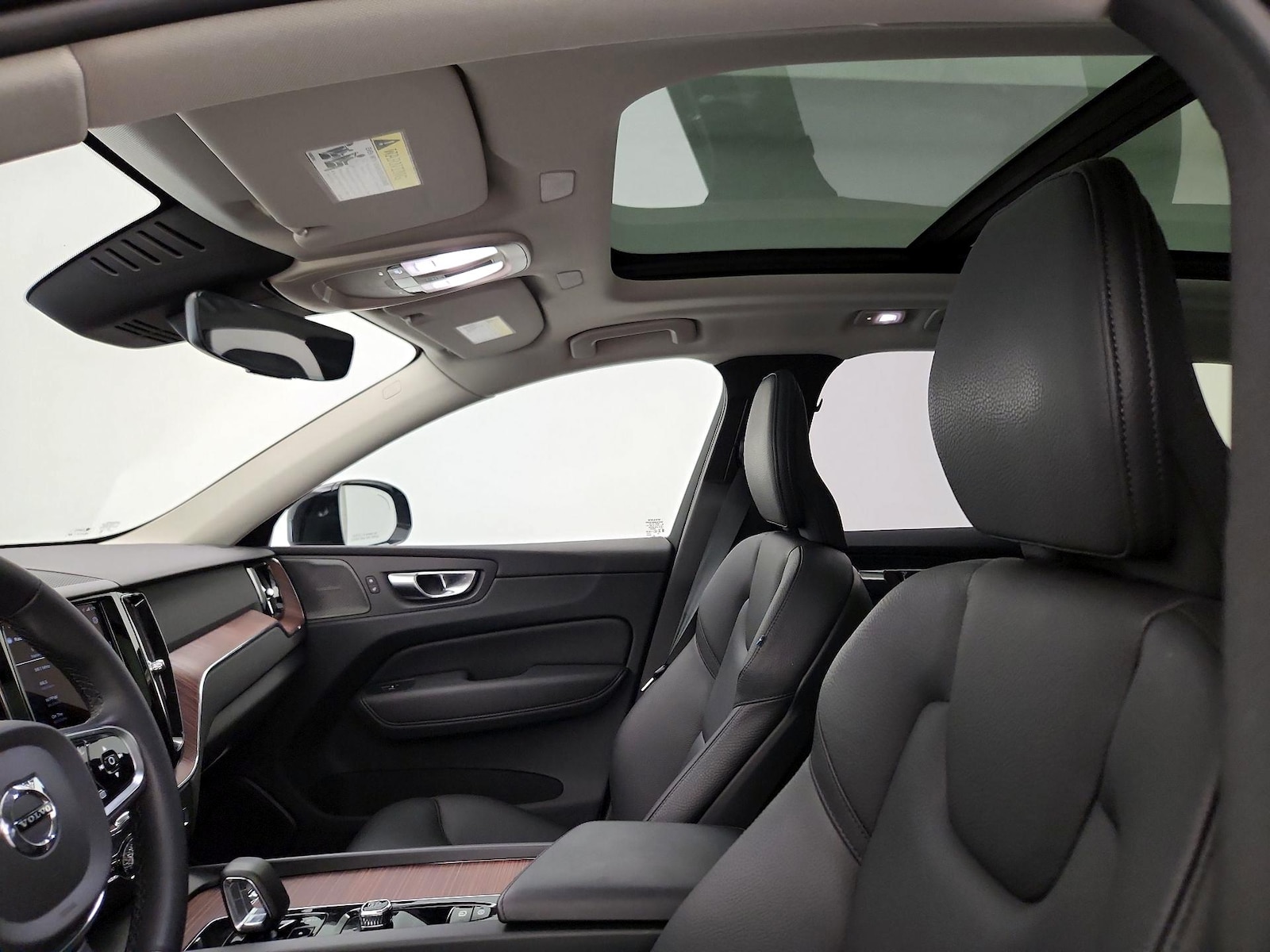2023 Volvo XC60 Plus - Photo 21
