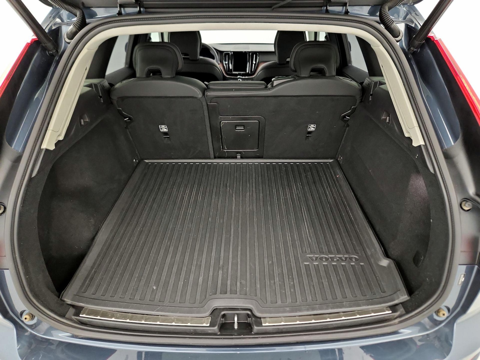 2023 Volvo XC60 Plus - Photo 23