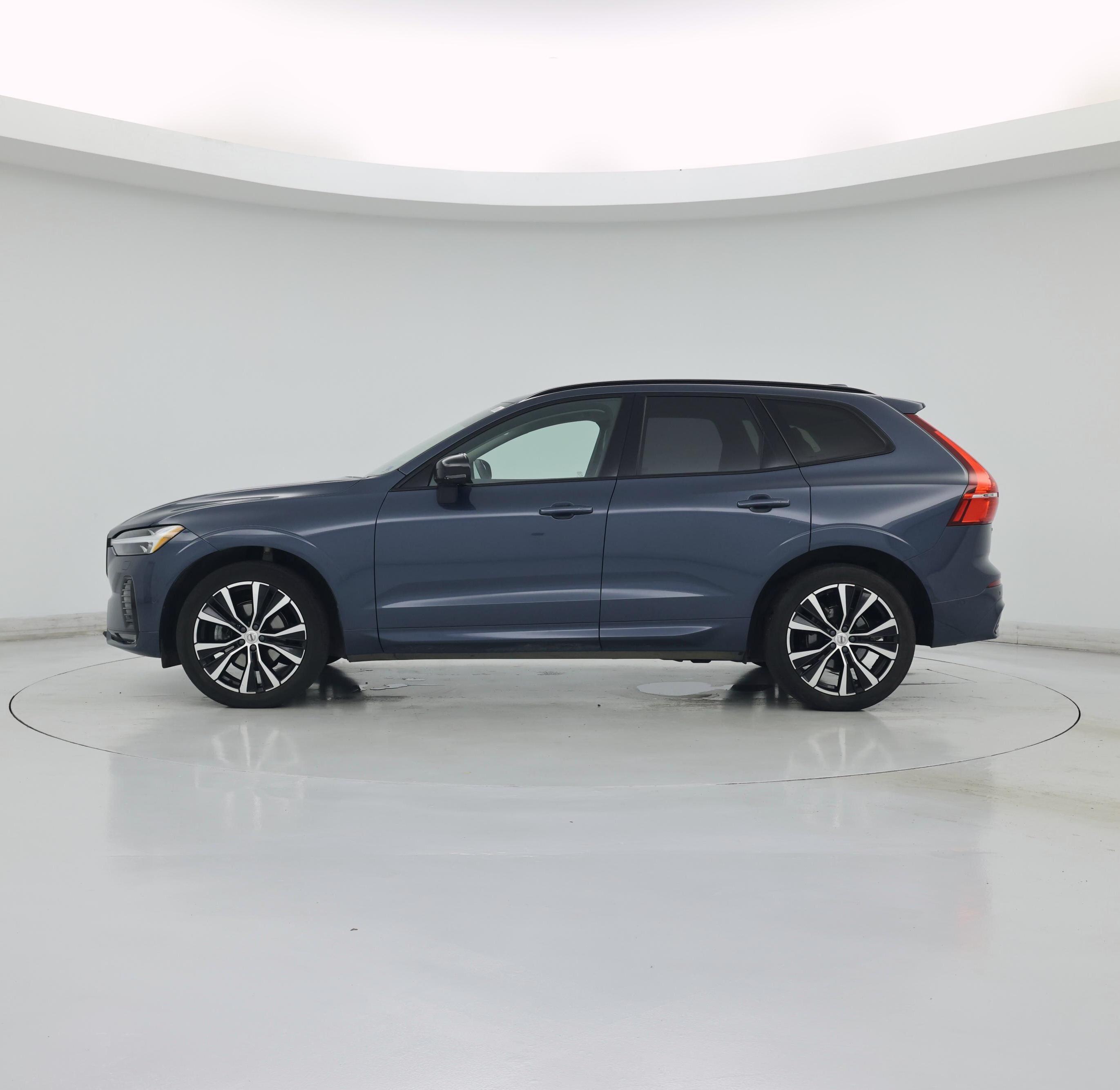 Thumbnail: 2023 Volvo XC60 - 3