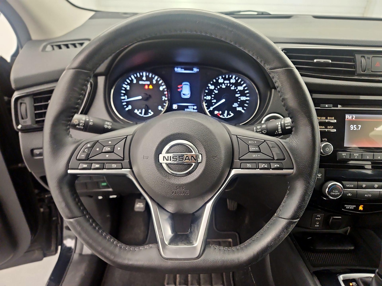 2018 Nissan Rogue Sport SV - Photo 9