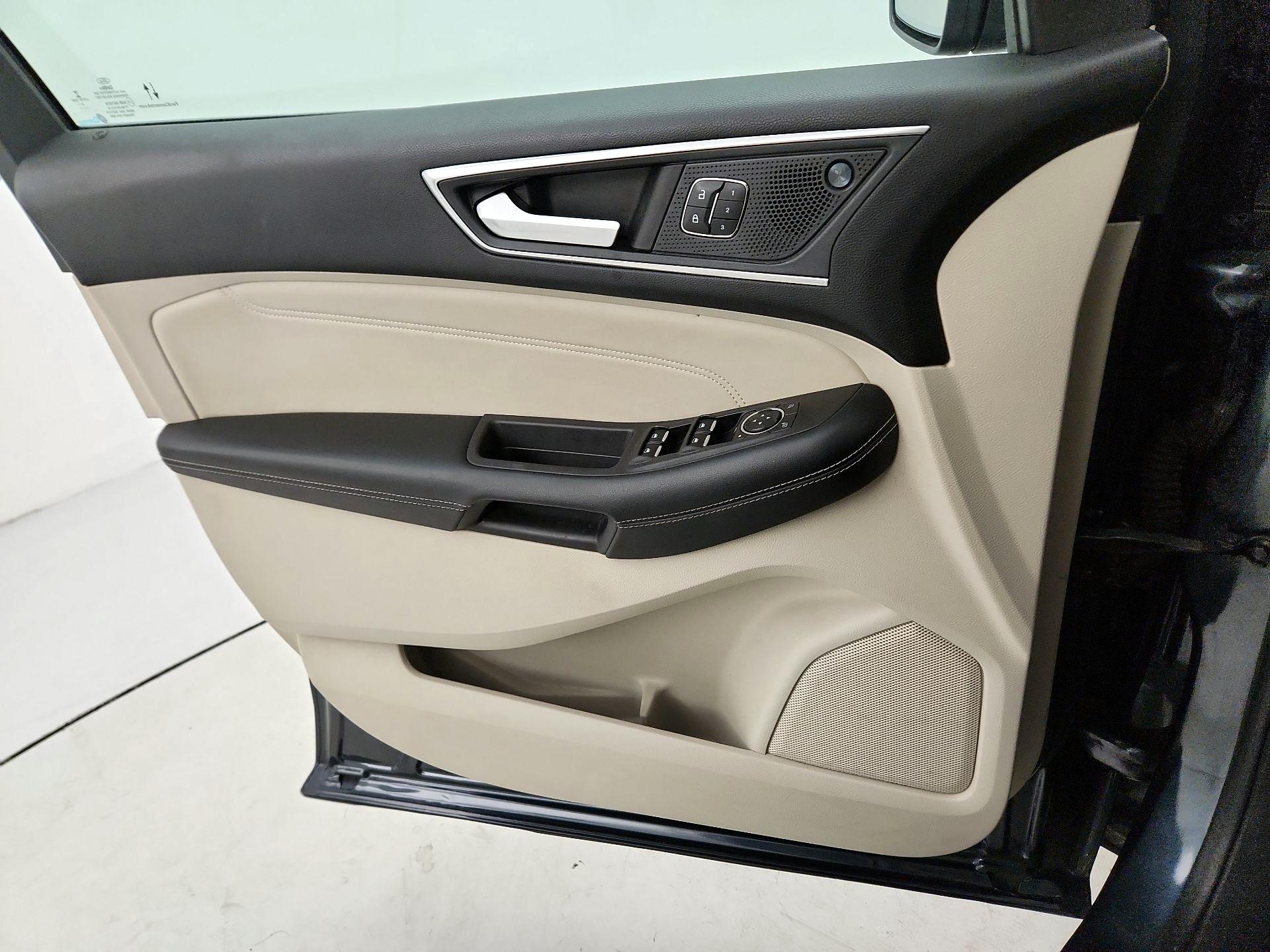Thumbnail: 2022 Ford Edge - 12