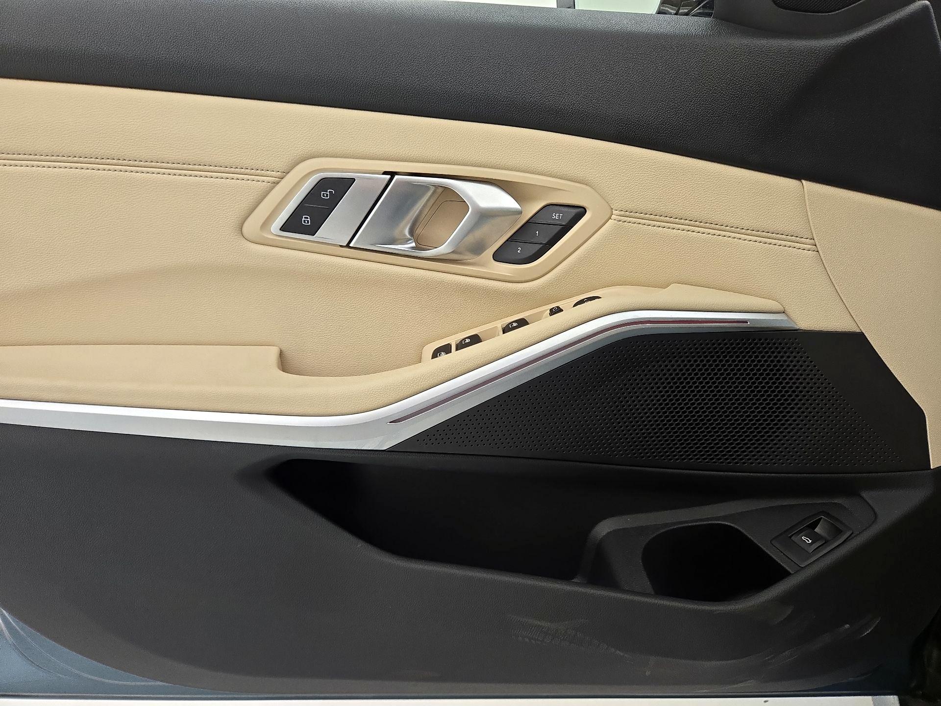 Thumbnail: 2019 BMW 3 Series - 12