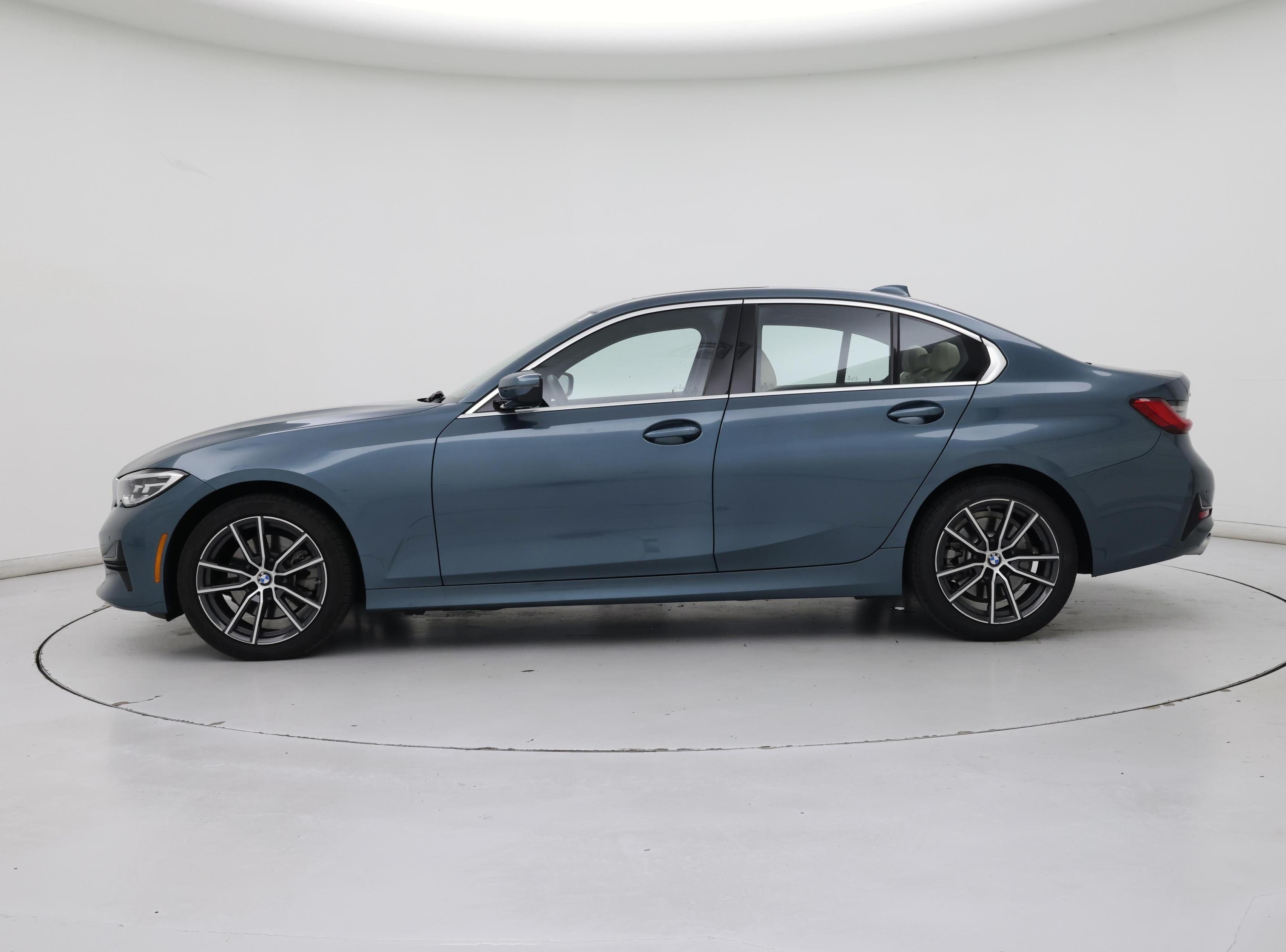 Thumbnail: 2019 BMW 3 Series - 3