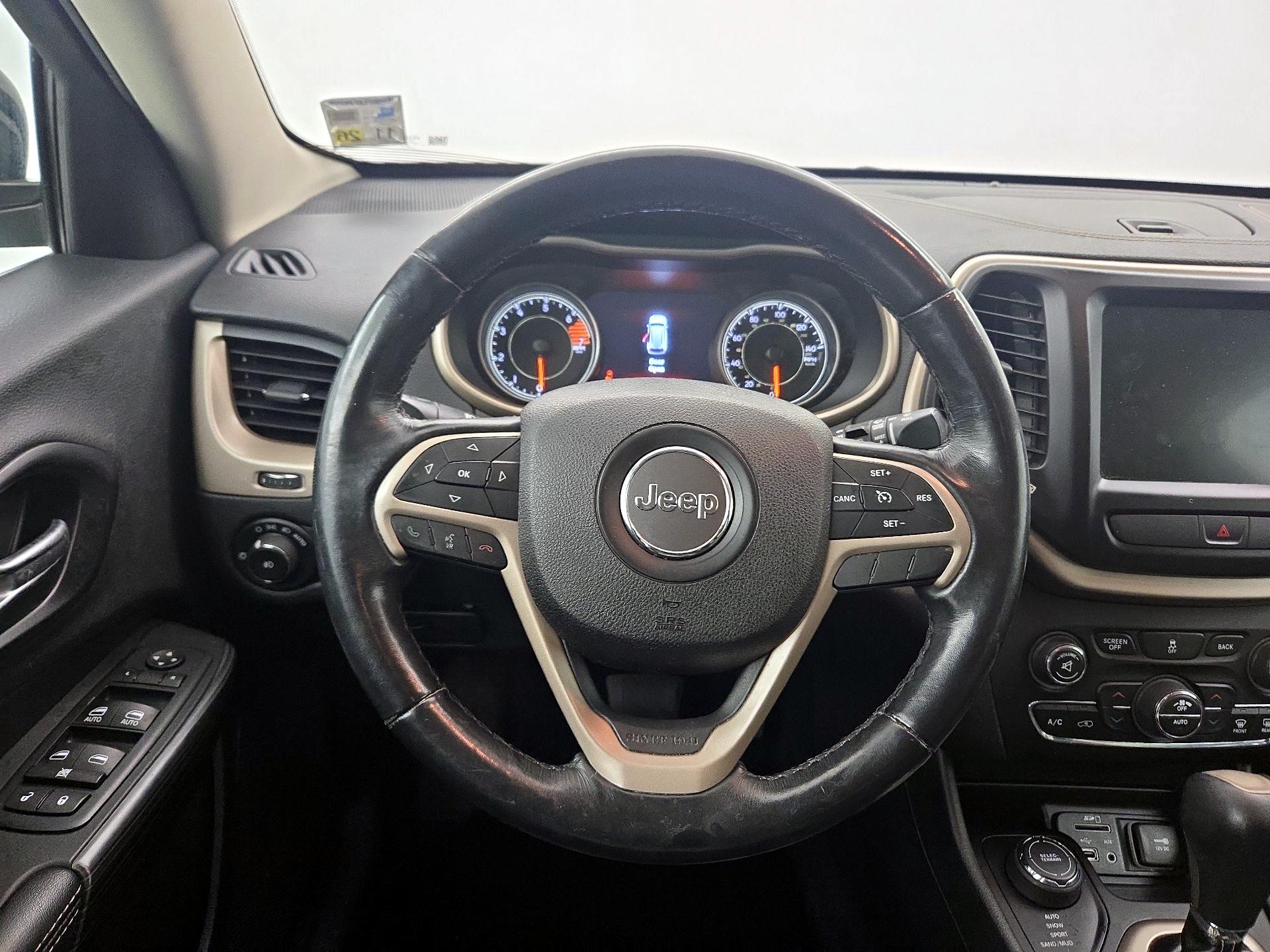 Thumbnail: 2016 Jeep Cherokee - 10