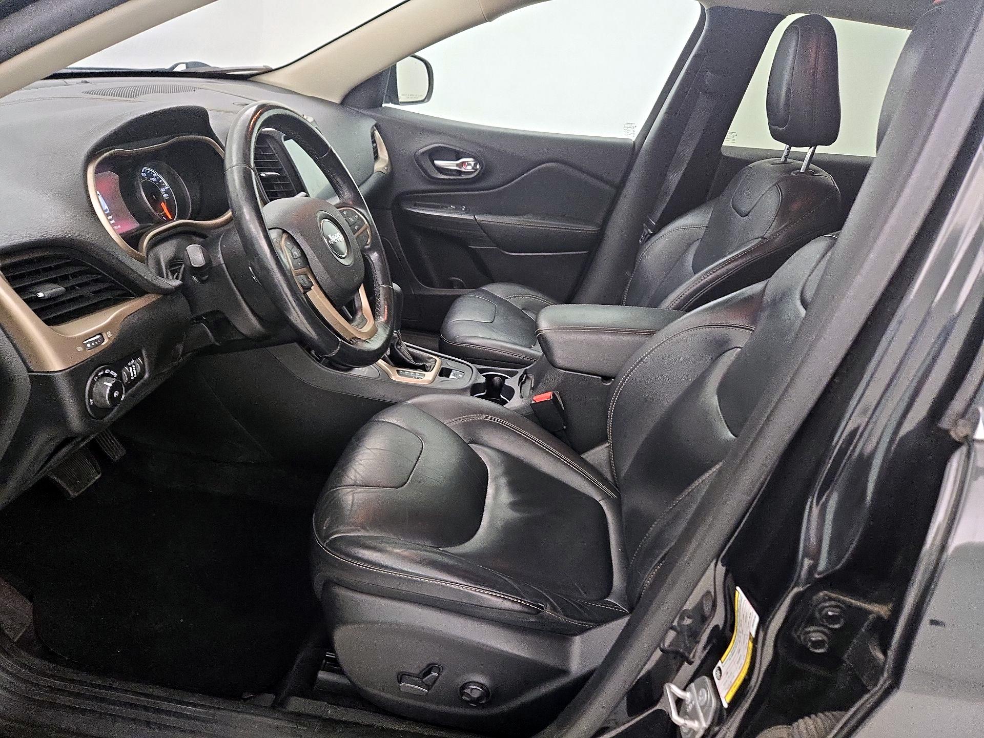 Thumbnail: 2016 Jeep Cherokee - 11