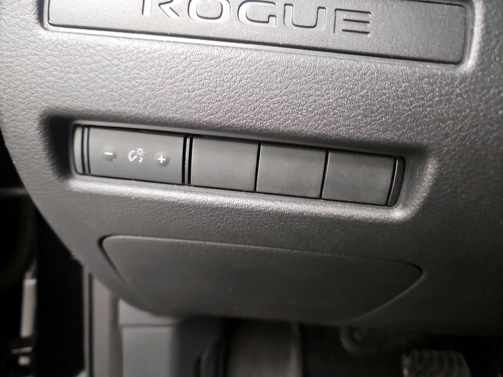 Thumbnail: 2021 Nissan Rogue - 11