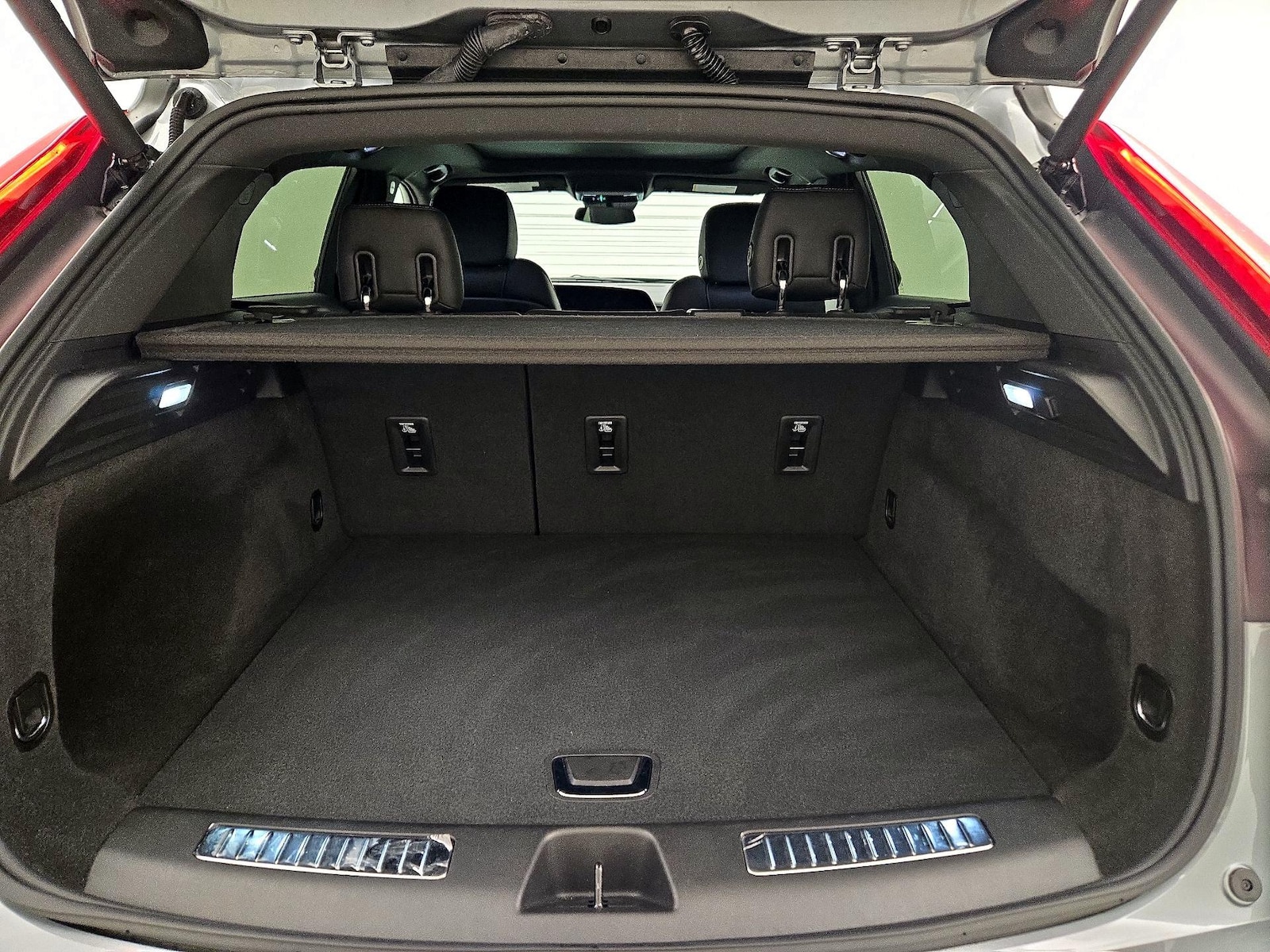 2025 Cadillac XT4 Premium Luxury - Photo 18