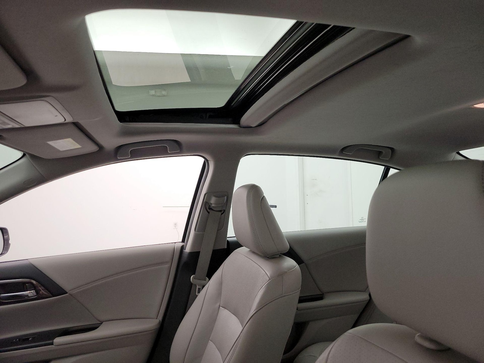 Sunroof(s) & Overhead Airbags