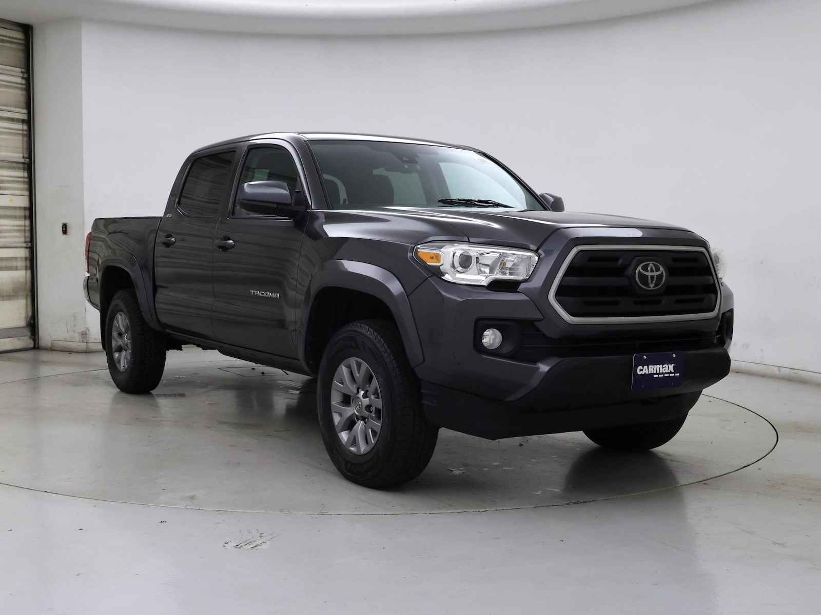 2019 Toyota Tacoma SR5 - Photo 2