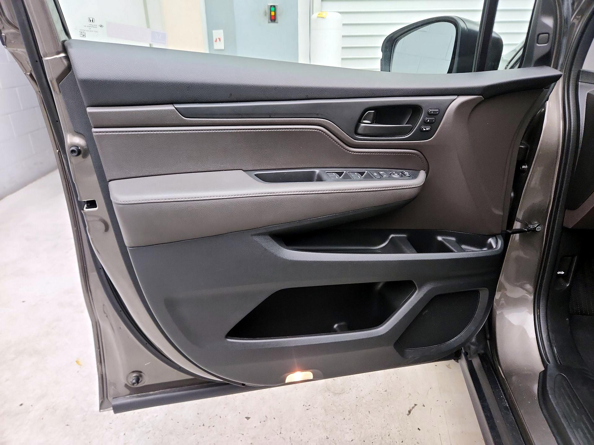 Thumbnail: 2018 Honda Odyssey - 12