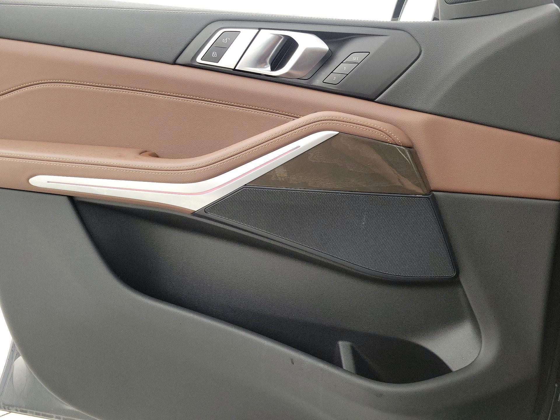 Thumbnail: 2022 BMW X5 - 12