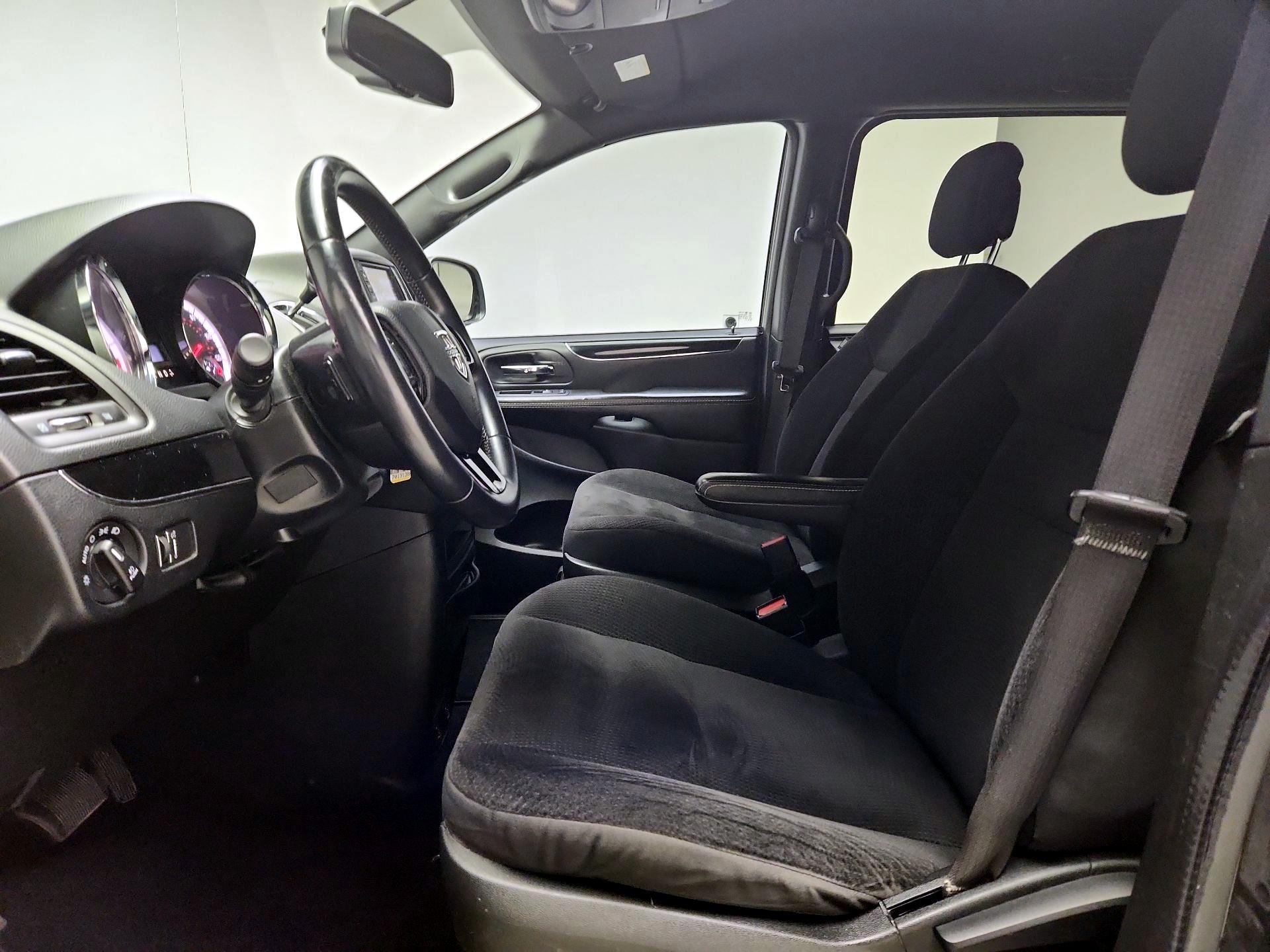 Thumbnail: 2018 Dodge Grand Caravan - 9