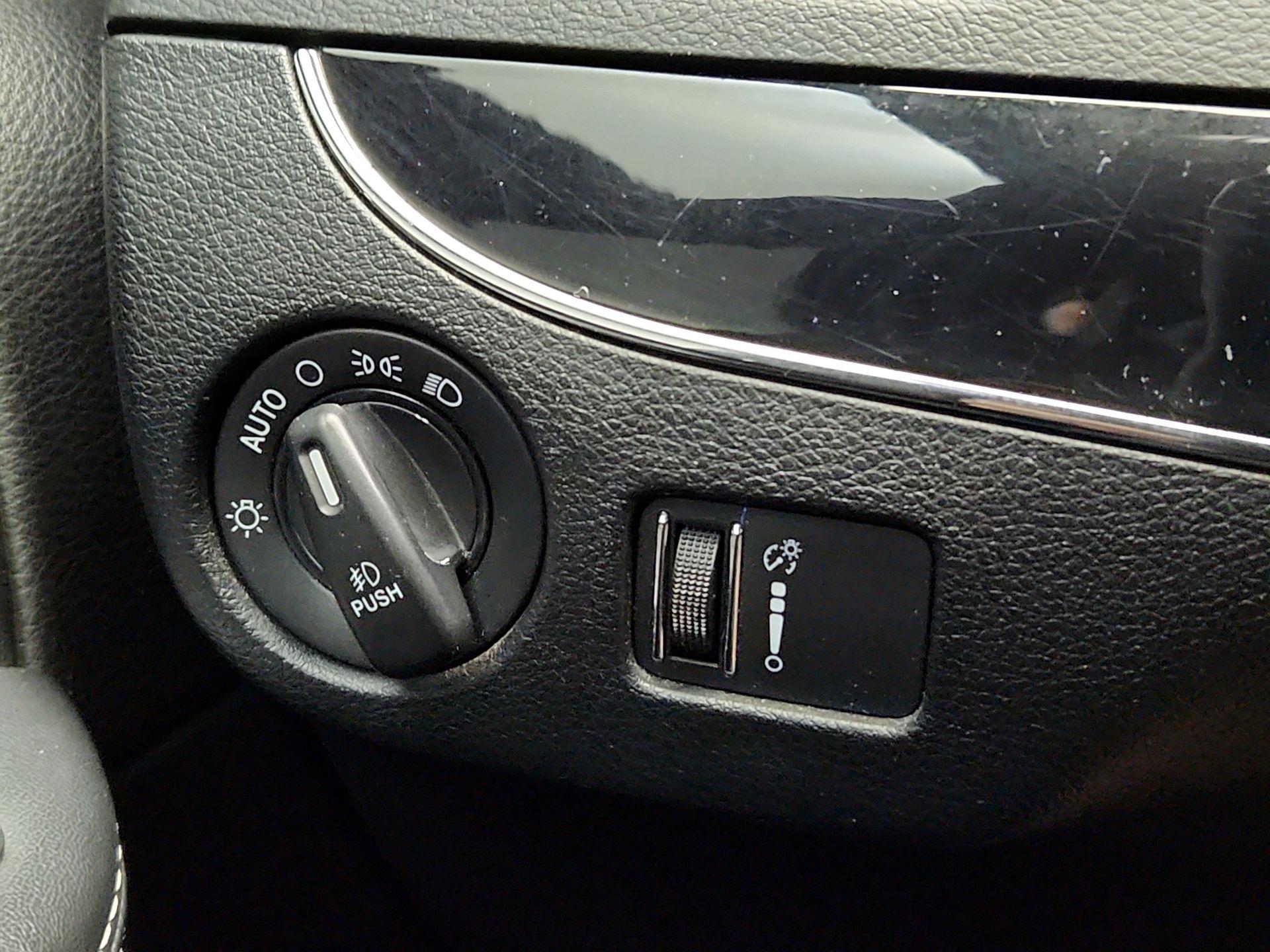 Thumbnail: 2018 Dodge Grand Caravan - 11