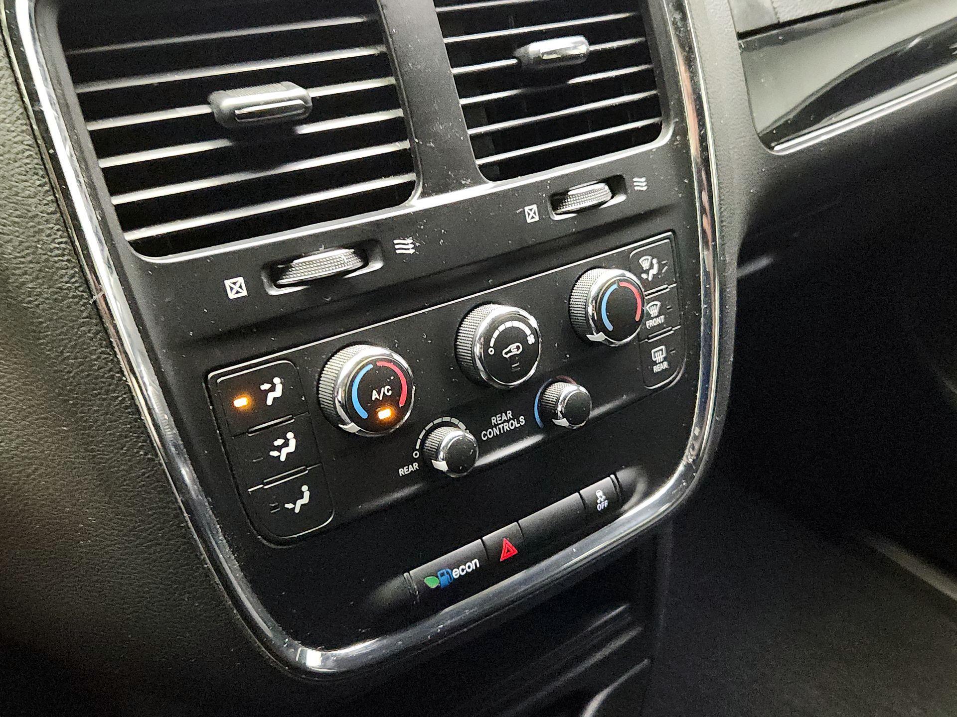 Thumbnail: 2018 Dodge Grand Caravan - 14