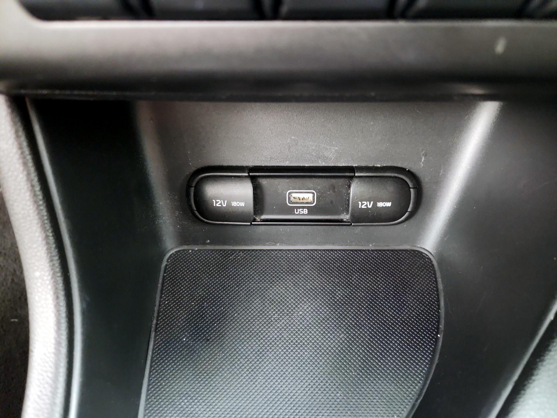 Thumbnail: 2021 Kia Sportage - 18