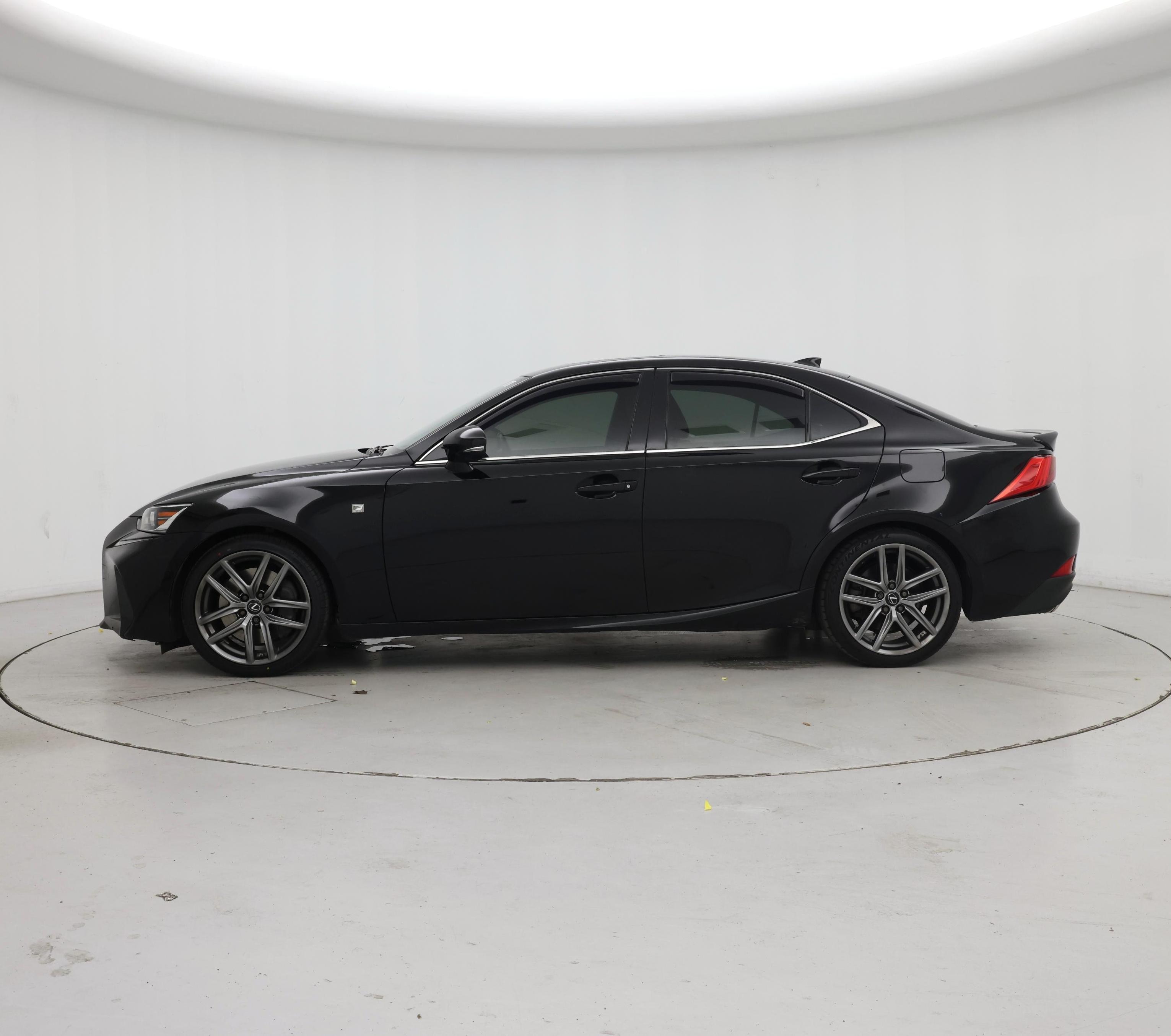 Thumbnail: 2020 Lexus IS - 3