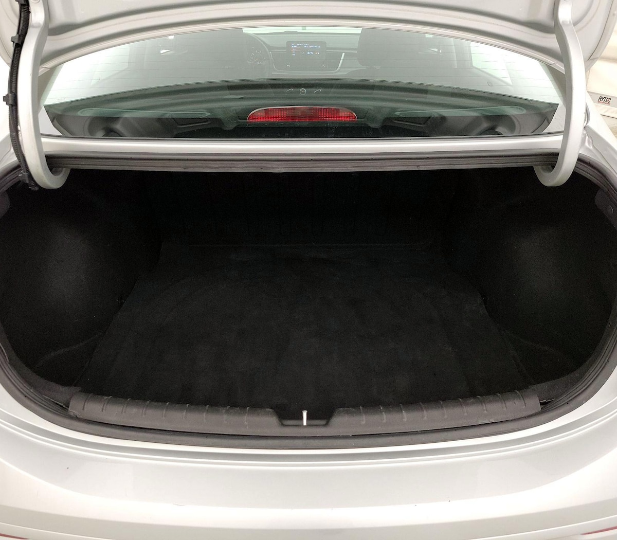 Trunk/Cargo (Seats Up)