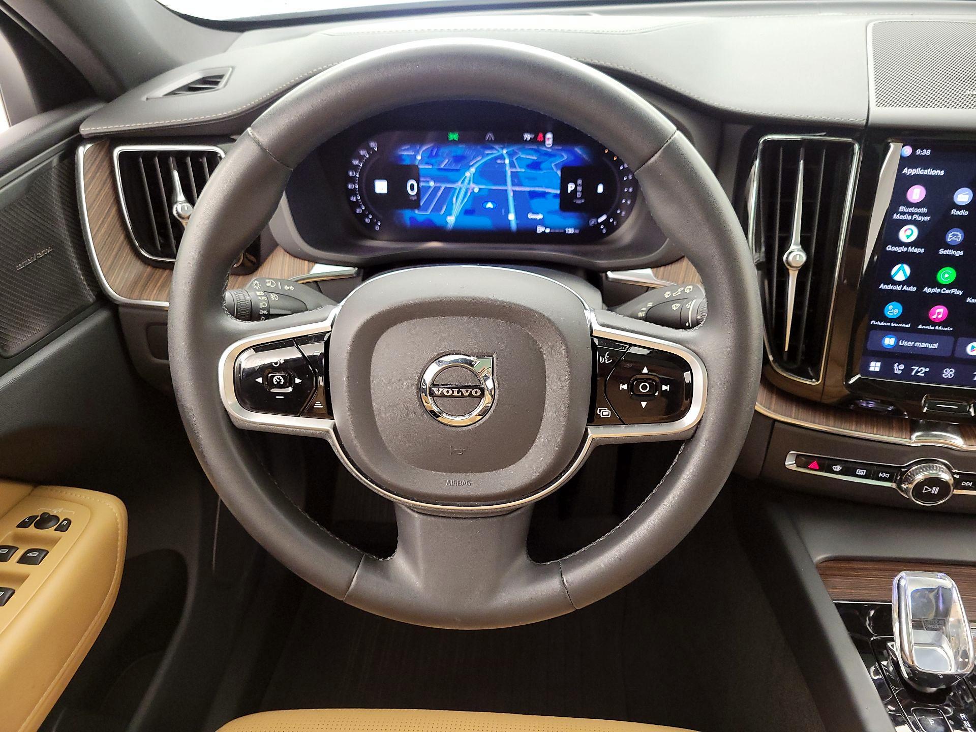 Thumbnail: 2023 Volvo XC60 - 10