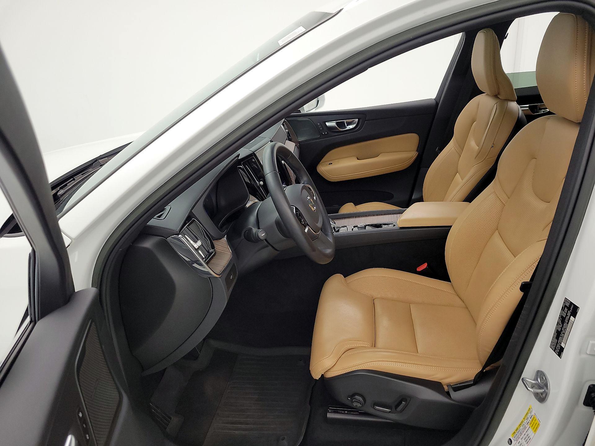 Thumbnail: 2023 Volvo XC60 - 11