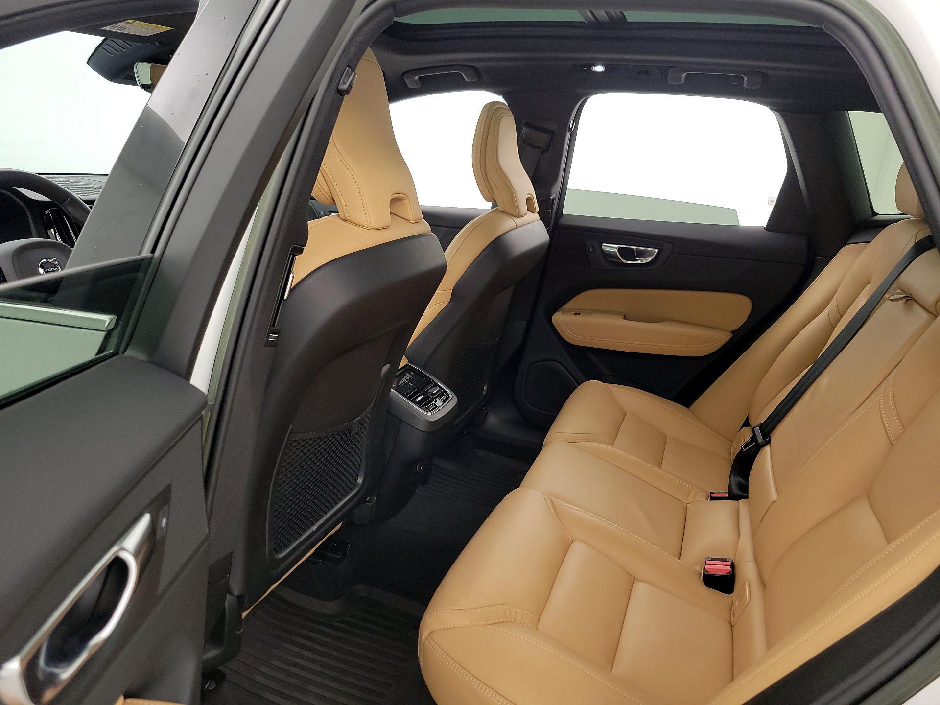 Thumbnail: 2023 Volvo XC60 - 19