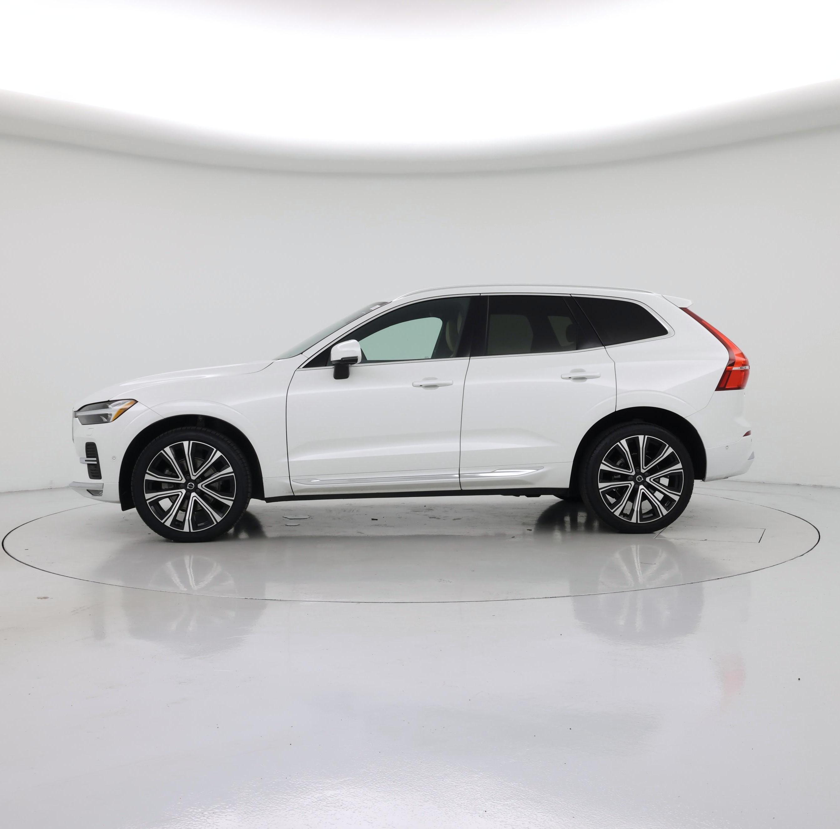 Thumbnail: 2023 Volvo XC60 - 3