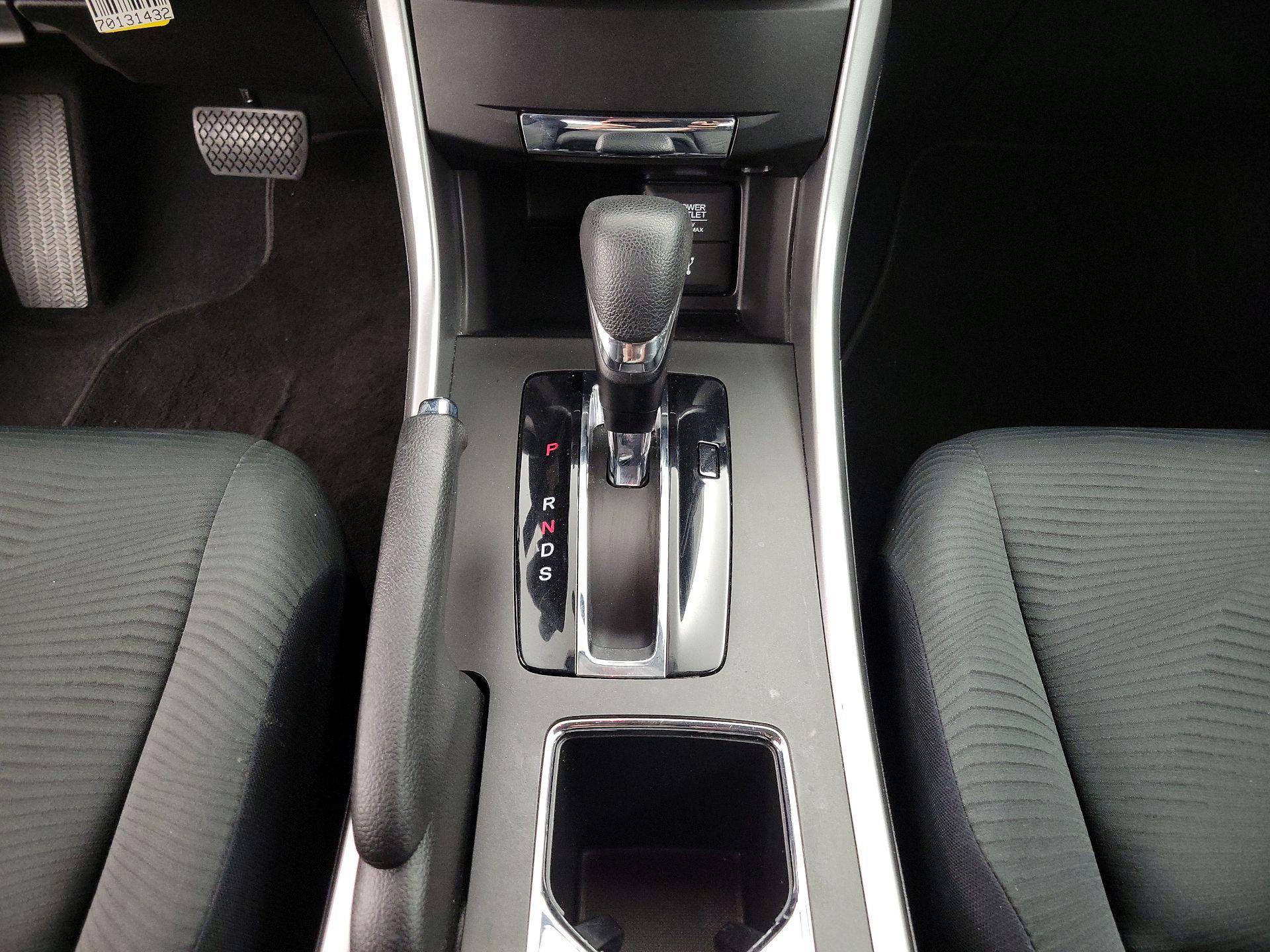 Thumbnail: 2015 Honda Accord - 17