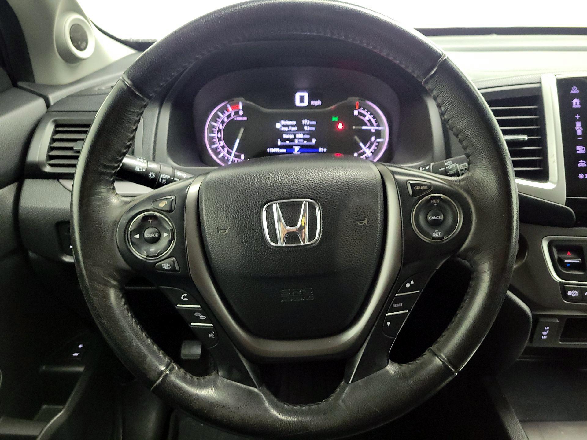 Thumbnail: 2018 Honda Pilot - 10