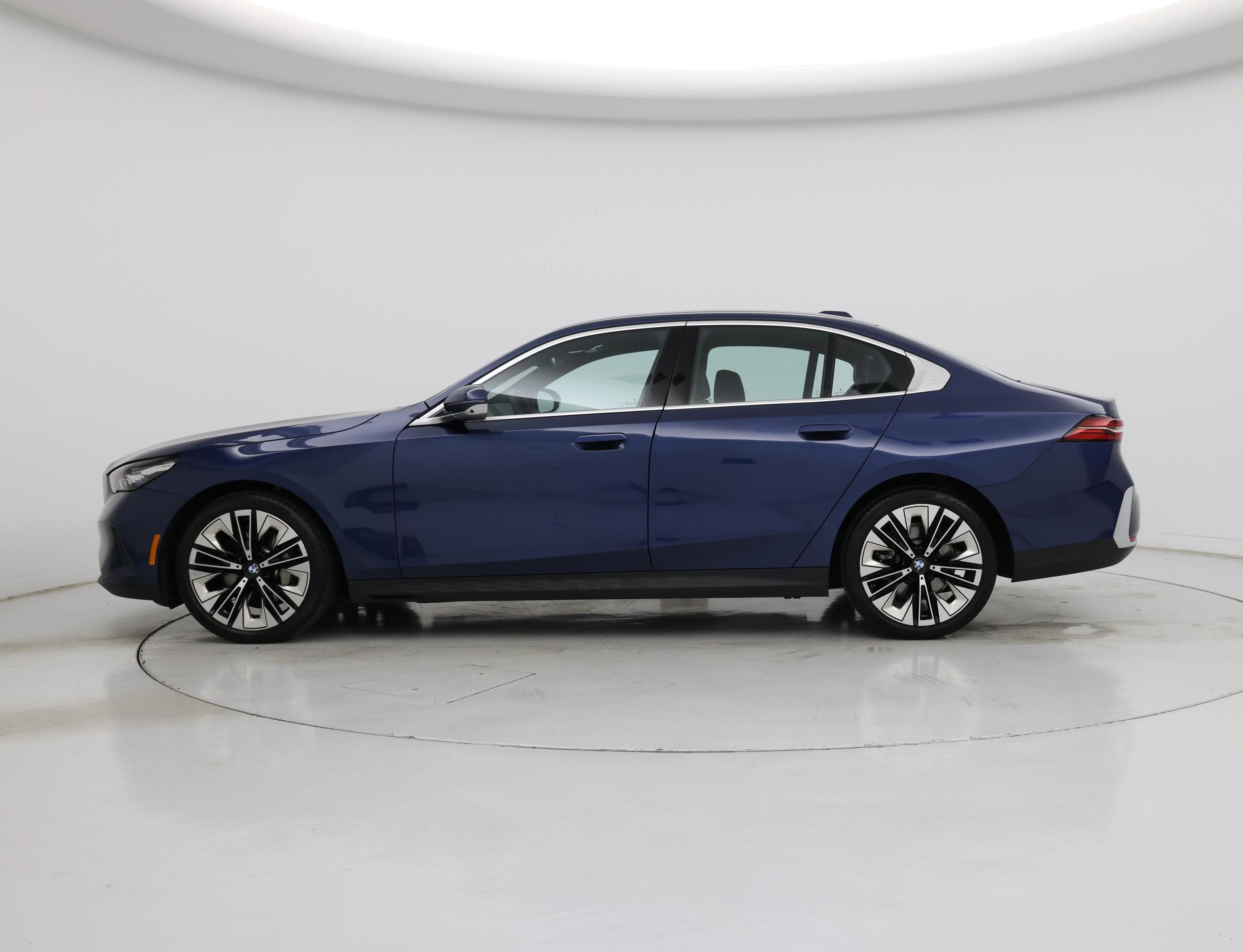 Thumbnail: 2025 BMW 5 Series - 3