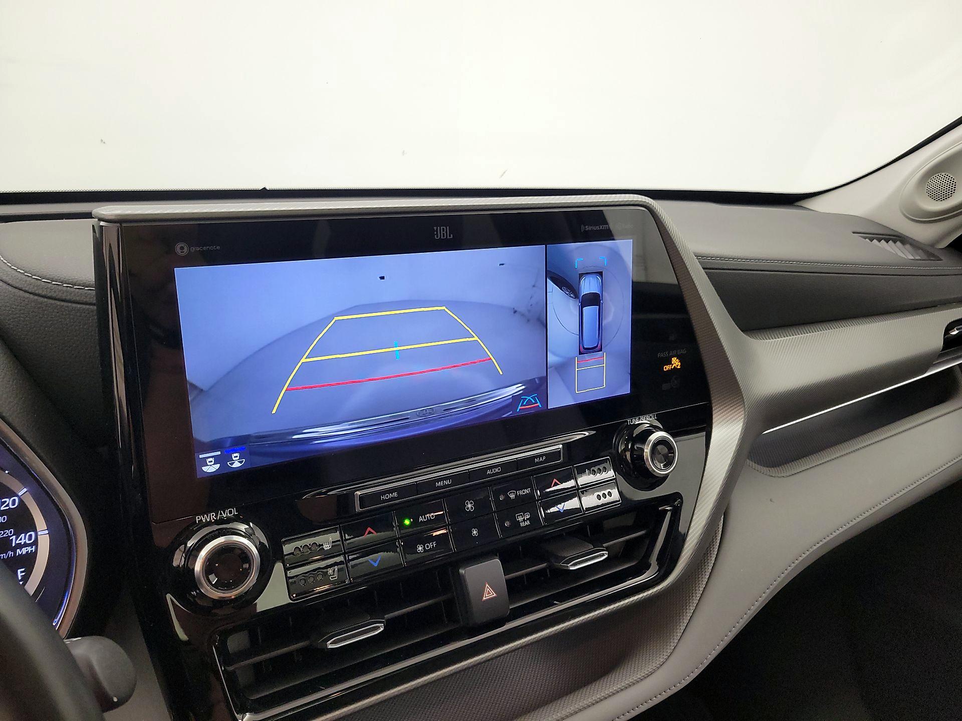 Thumbnail: 2022 Toyota Highlander - 15