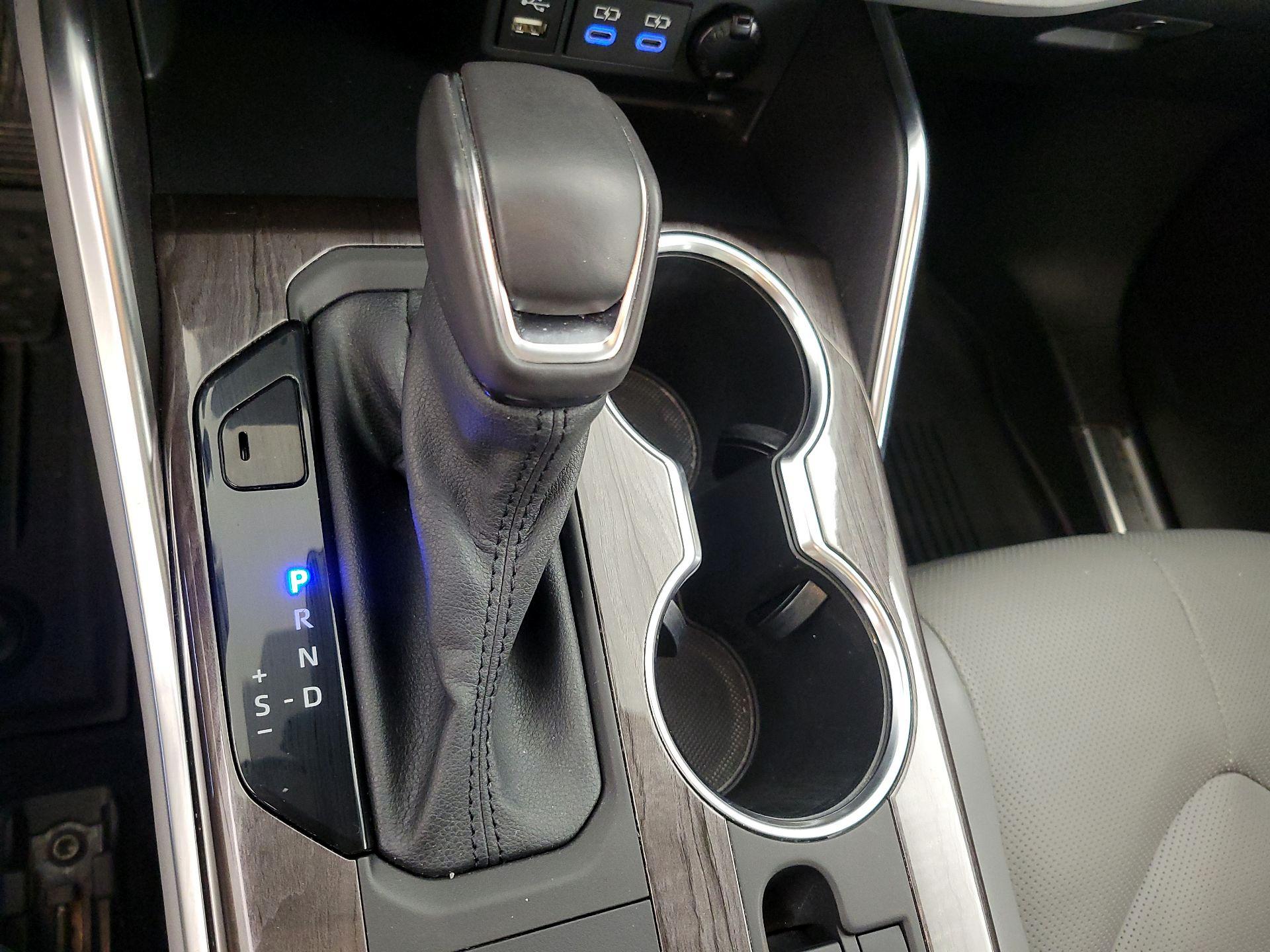 Thumbnail: 2022 Toyota Highlander - 18