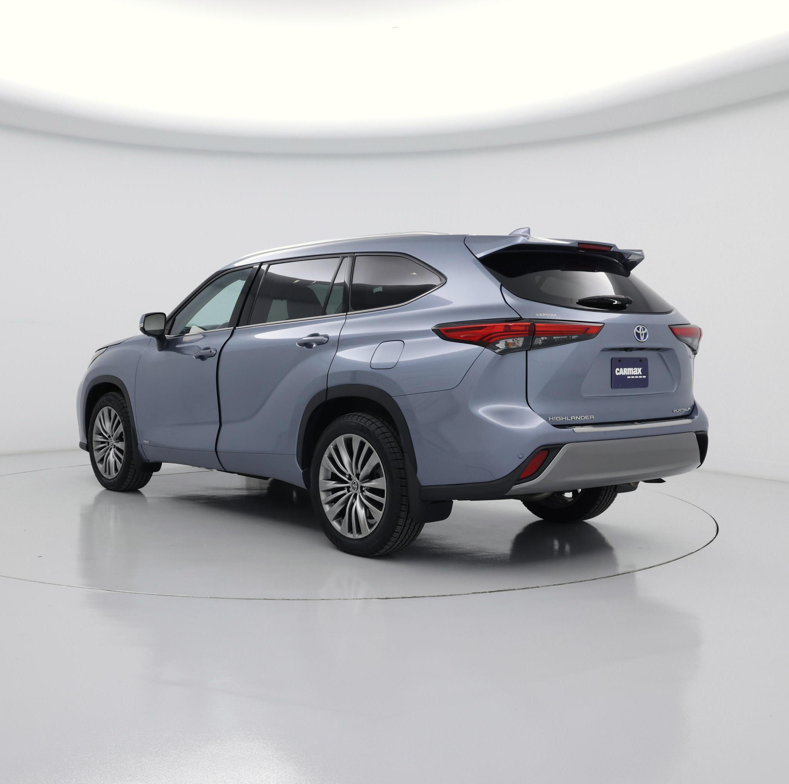 Thumbnail: 2022 Toyota Highlander - 2