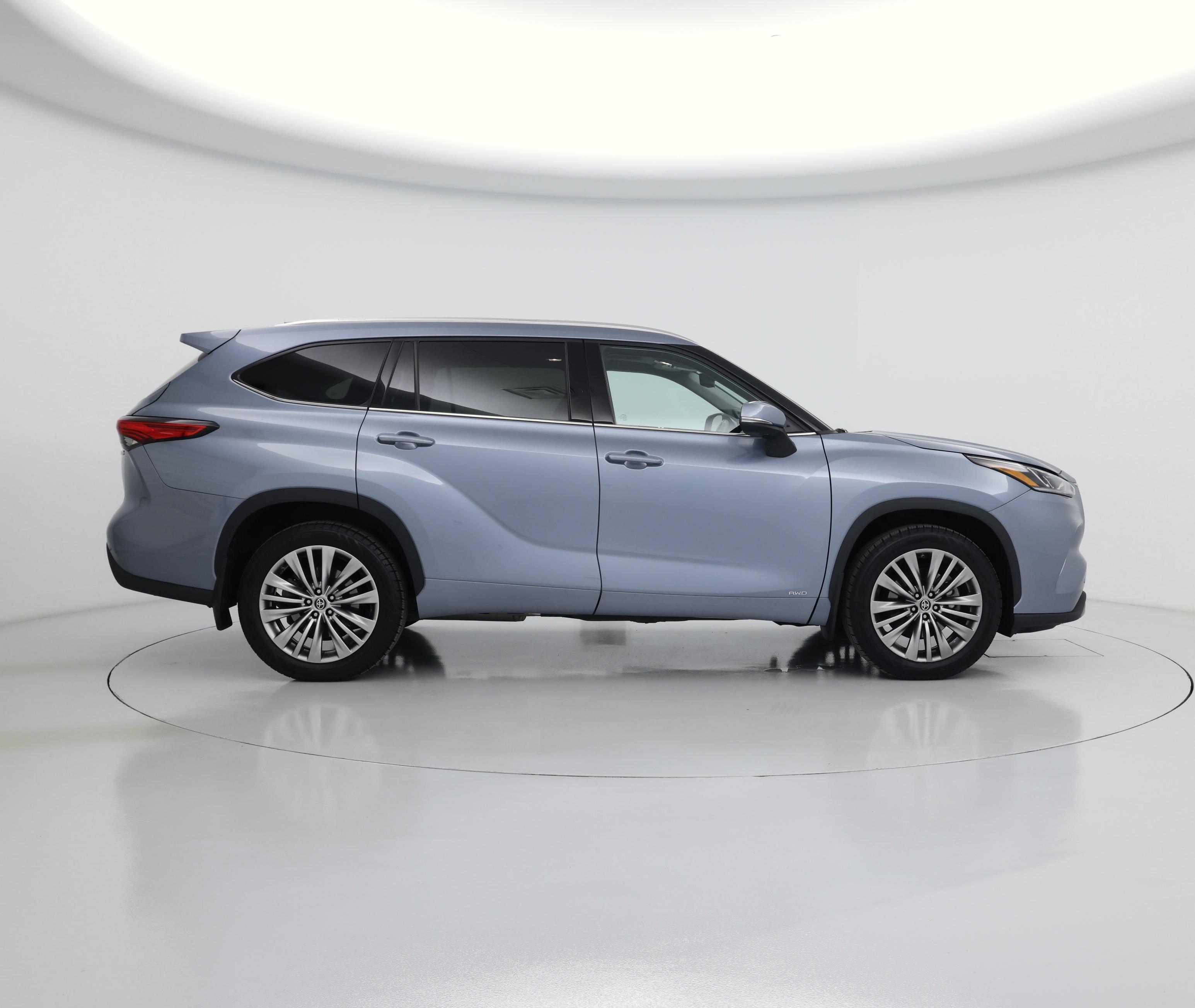 Thumbnail: 2022 Toyota Highlander - 7